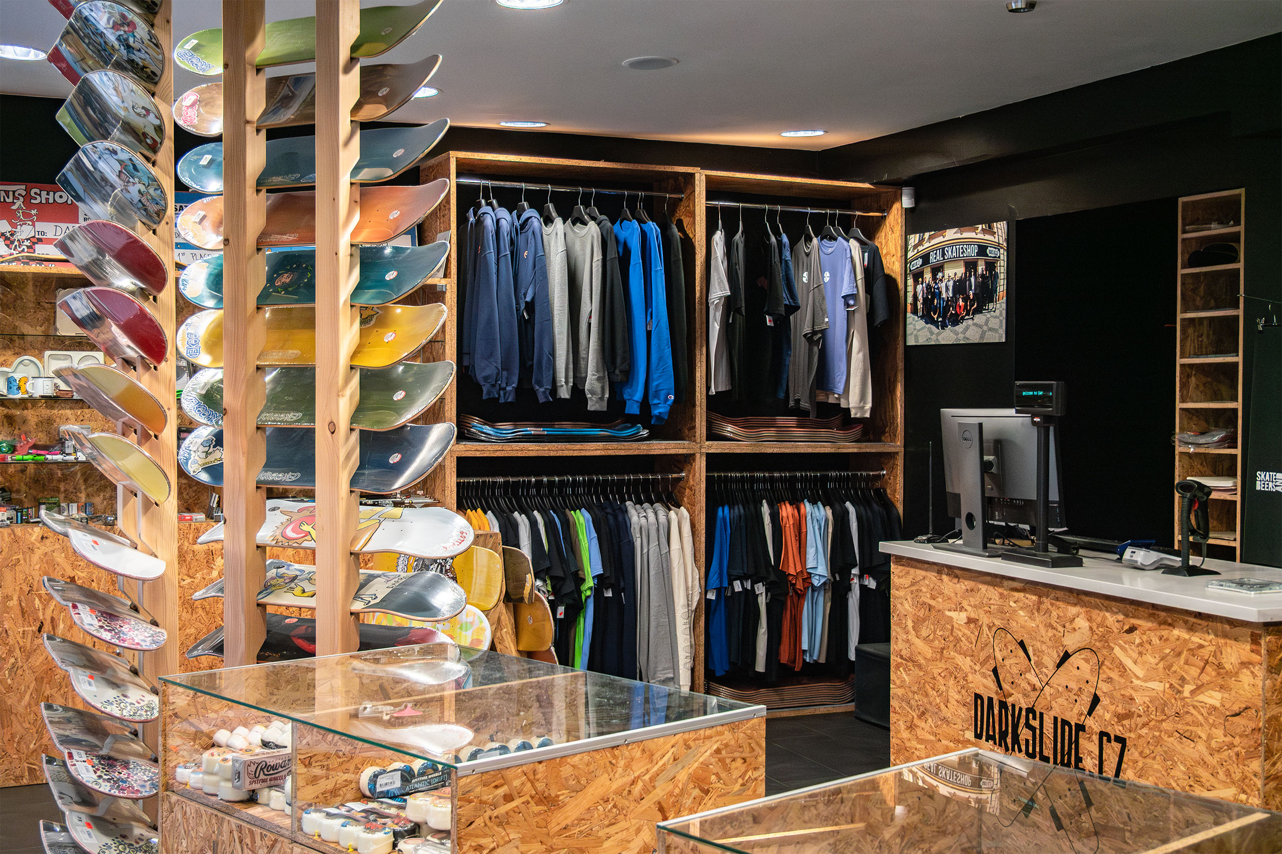 Darkslide.cz - Real skateshop foto 6