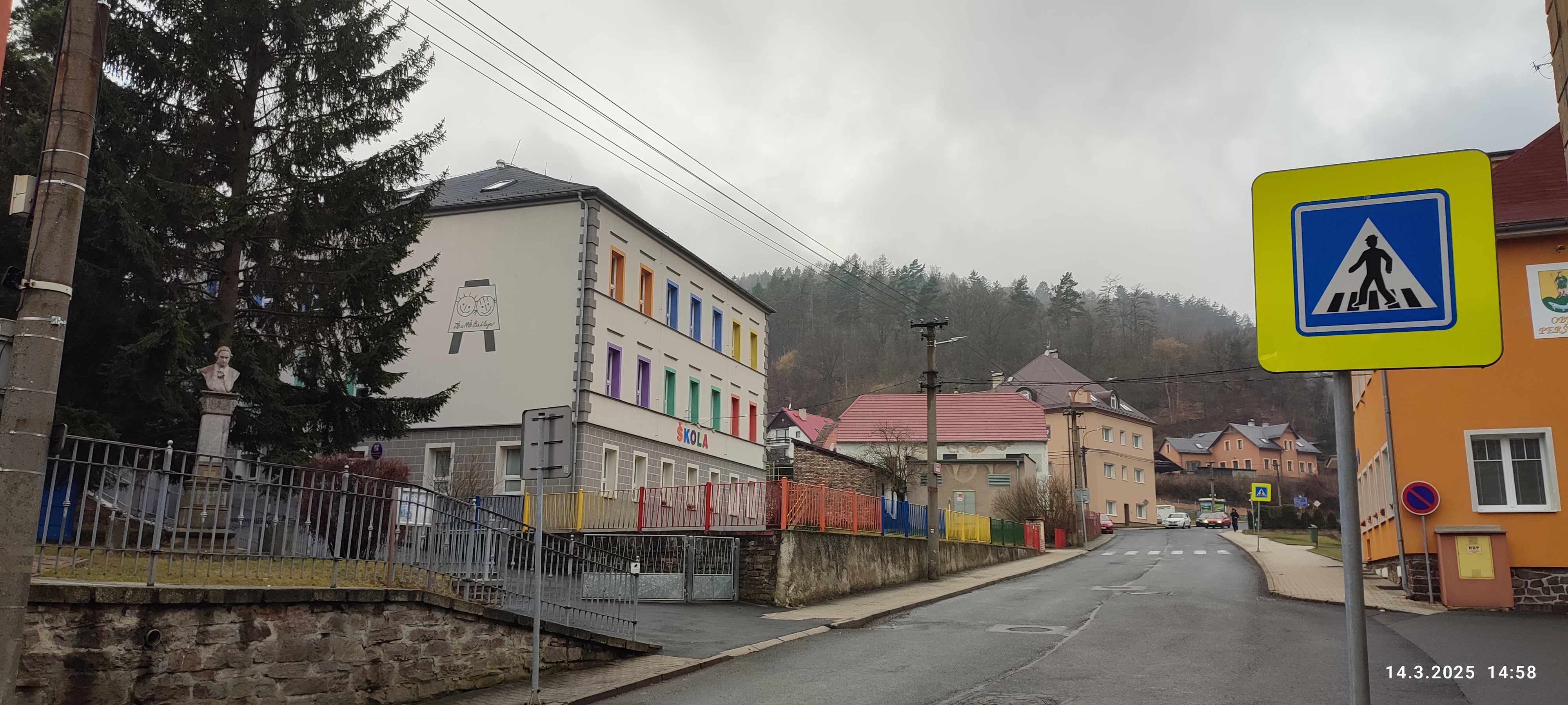 Základní škola a Mateřská škola Perštejn, okres Chomutov foto 3