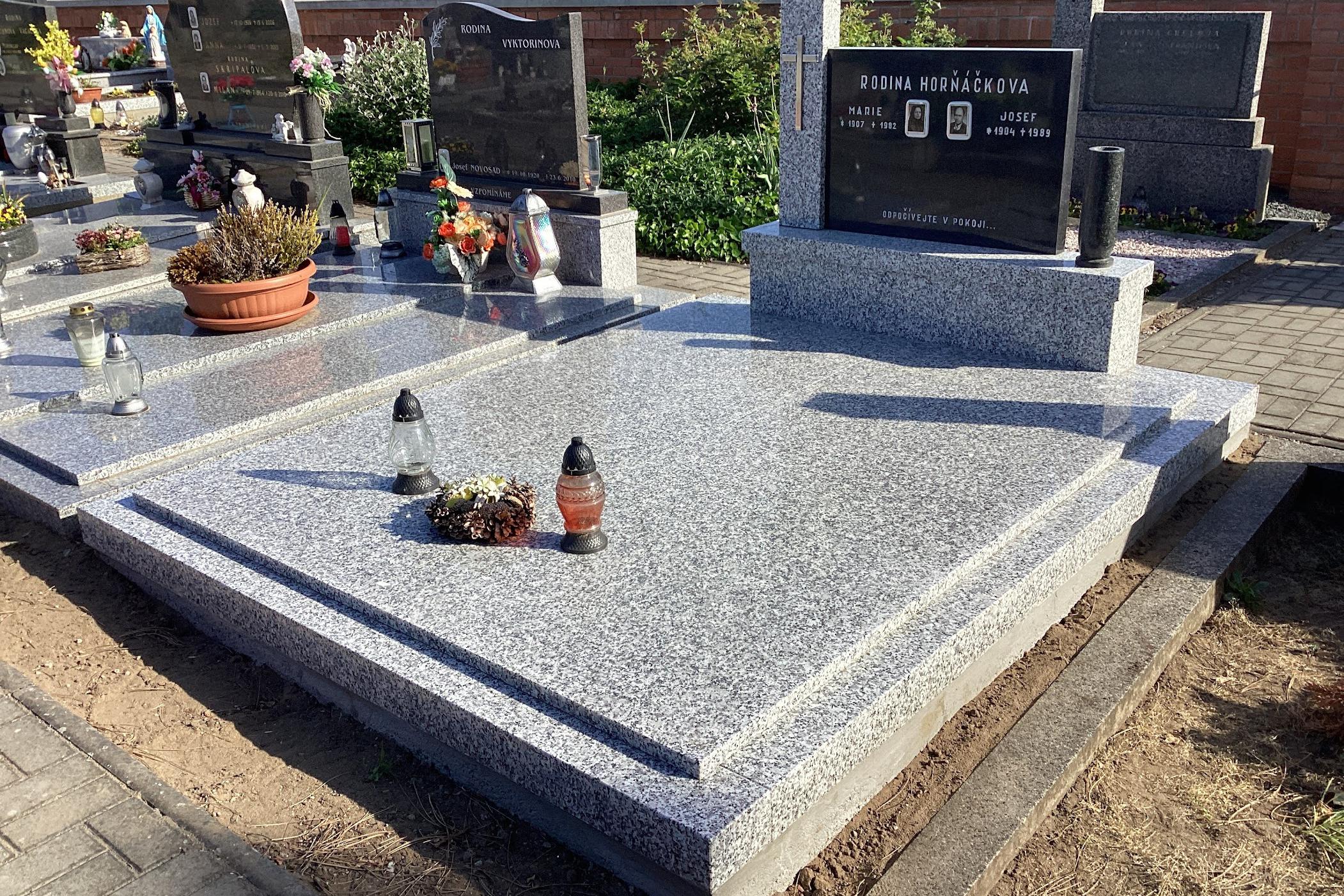 Dvojhroby na zakázku