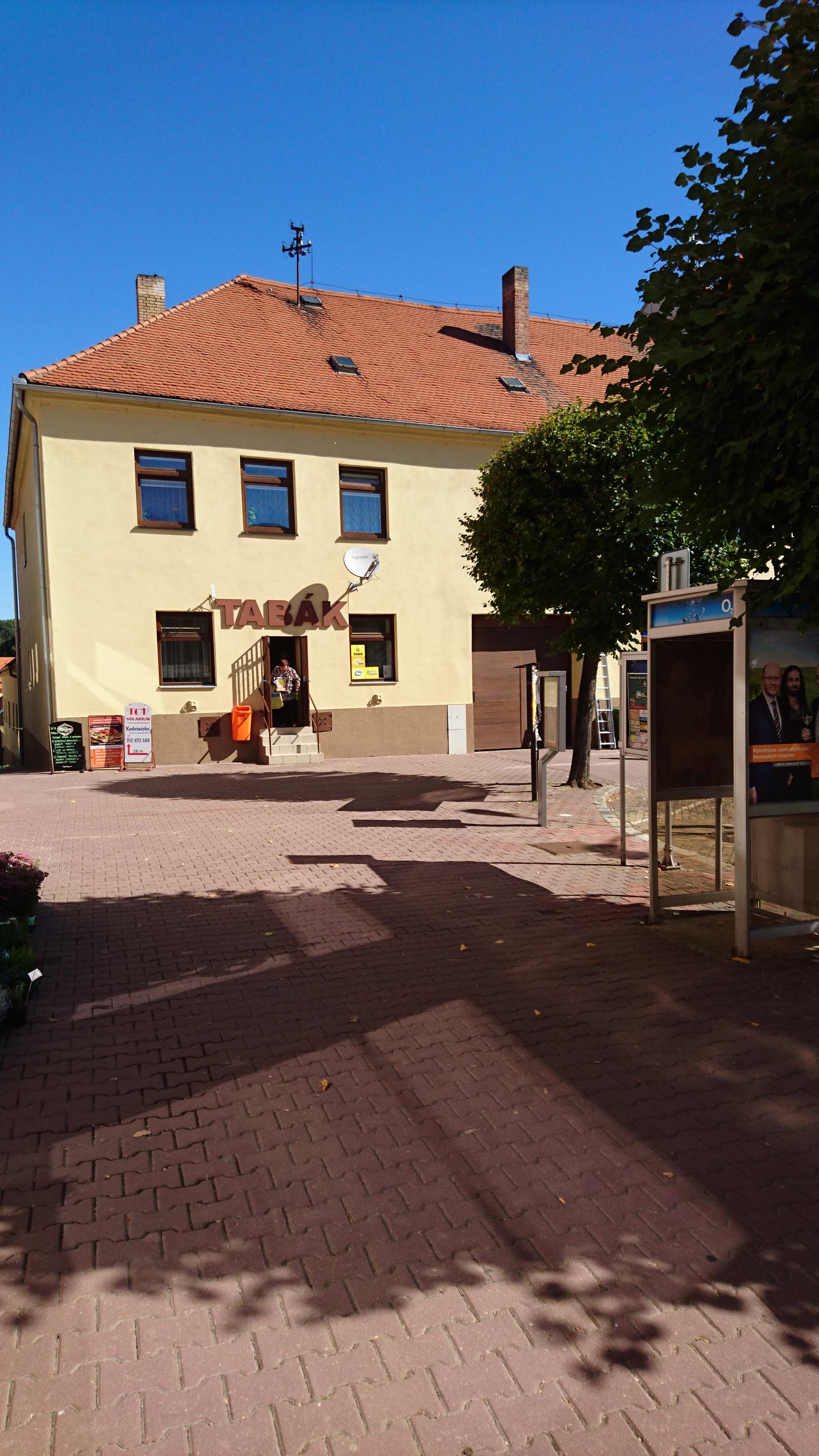 JEDNOTA, spotřební družstvo, Moravský Krumlov – COOP foto 3