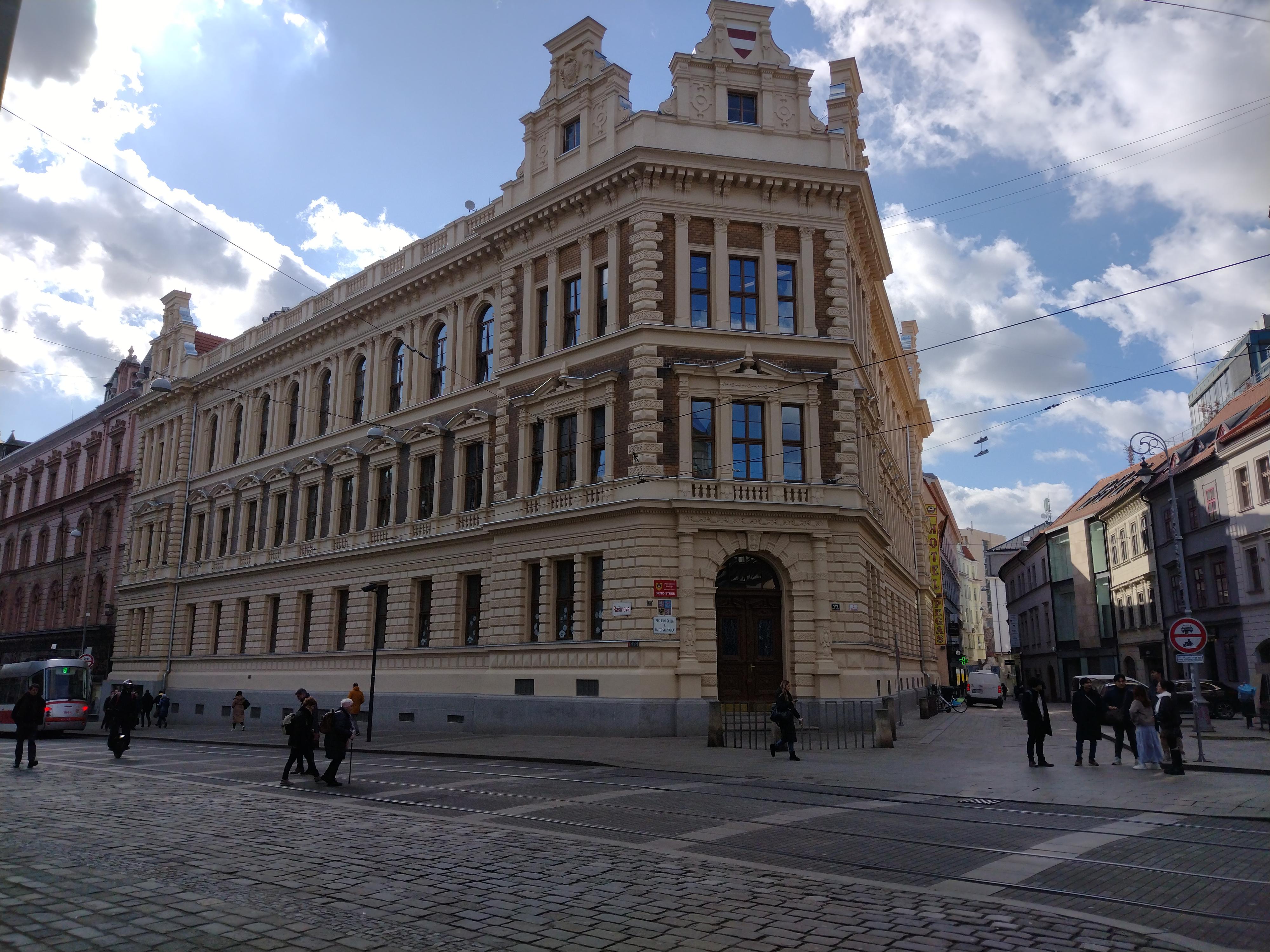 ZŠ a MŠ Brno, Rašínova foto 2