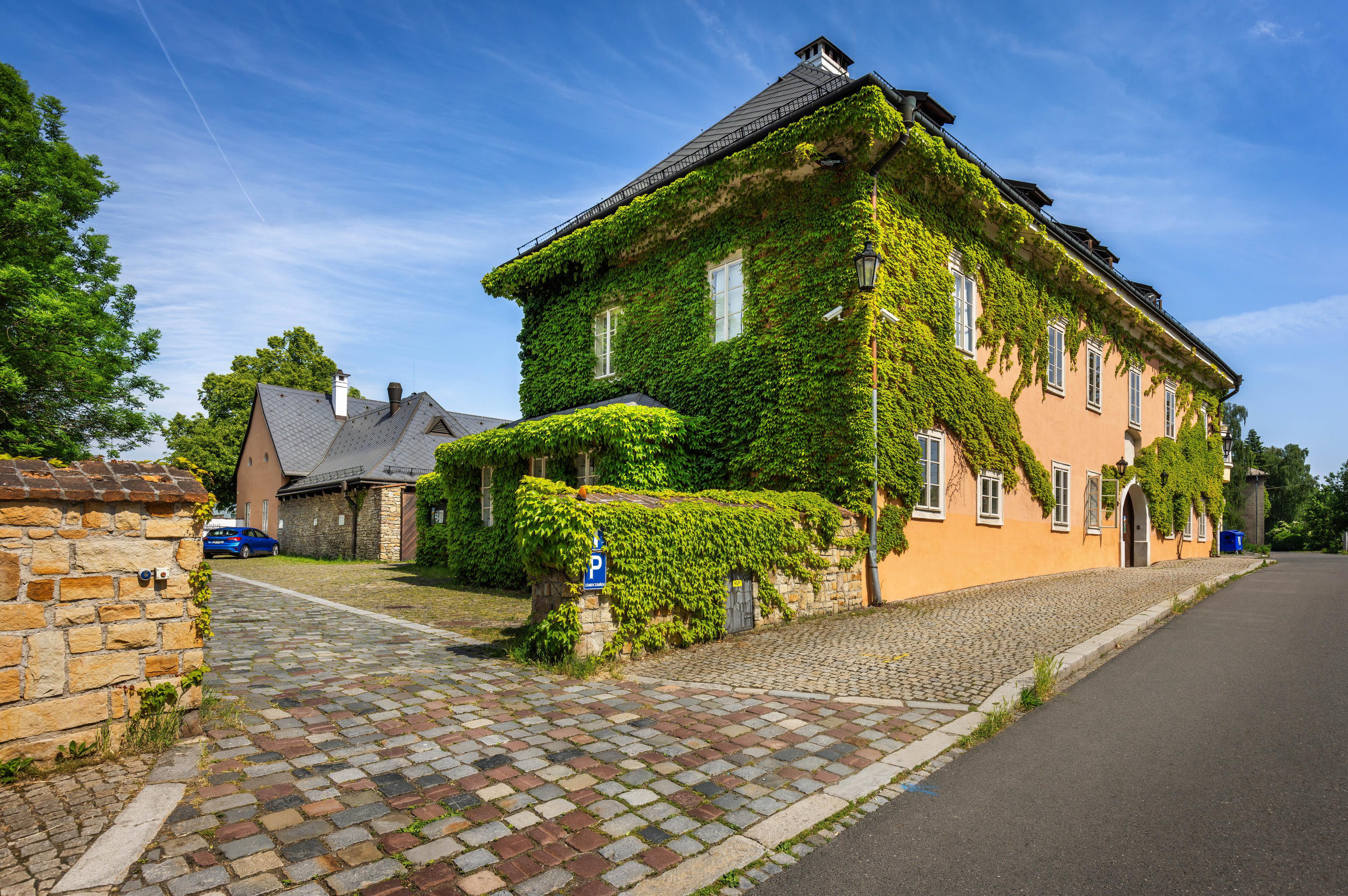 ZÁMEK ZÁBŘEH OSTRAVA - HOTEL & PIVOVAR