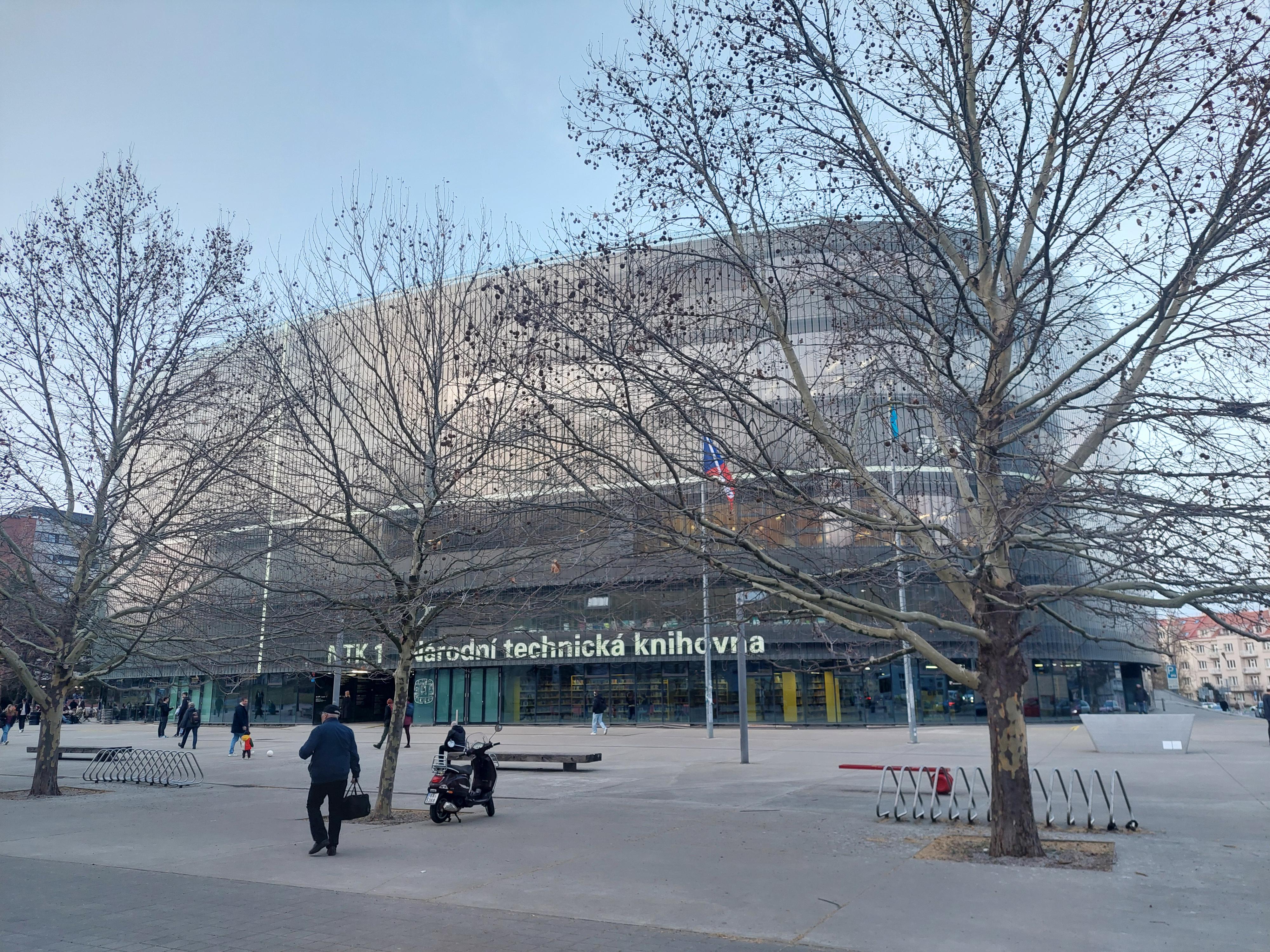Městská knihovna v Praze - Dejvice foto 3
