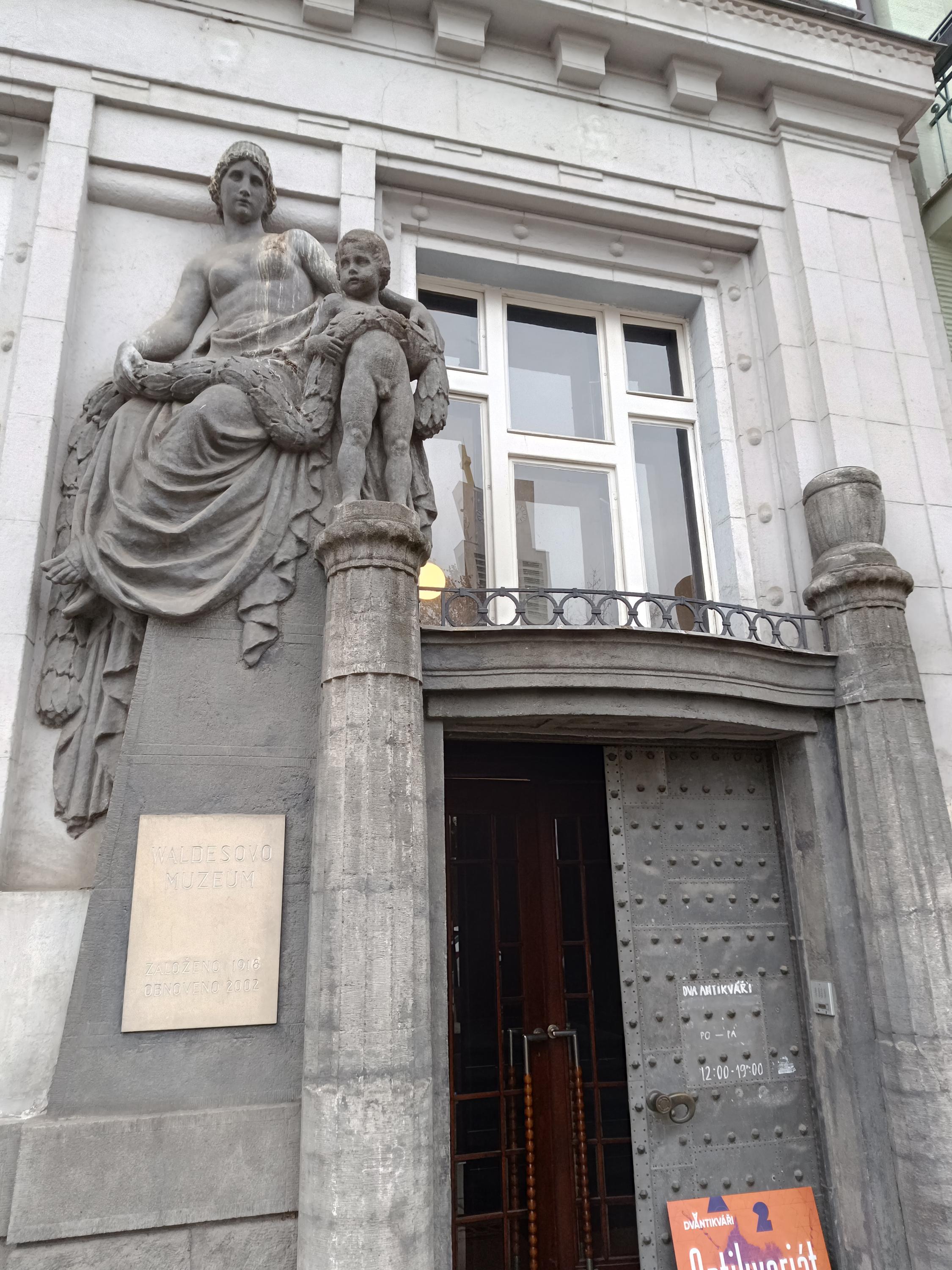 Galerie DESET - Waldesovo muzeum foto 6
