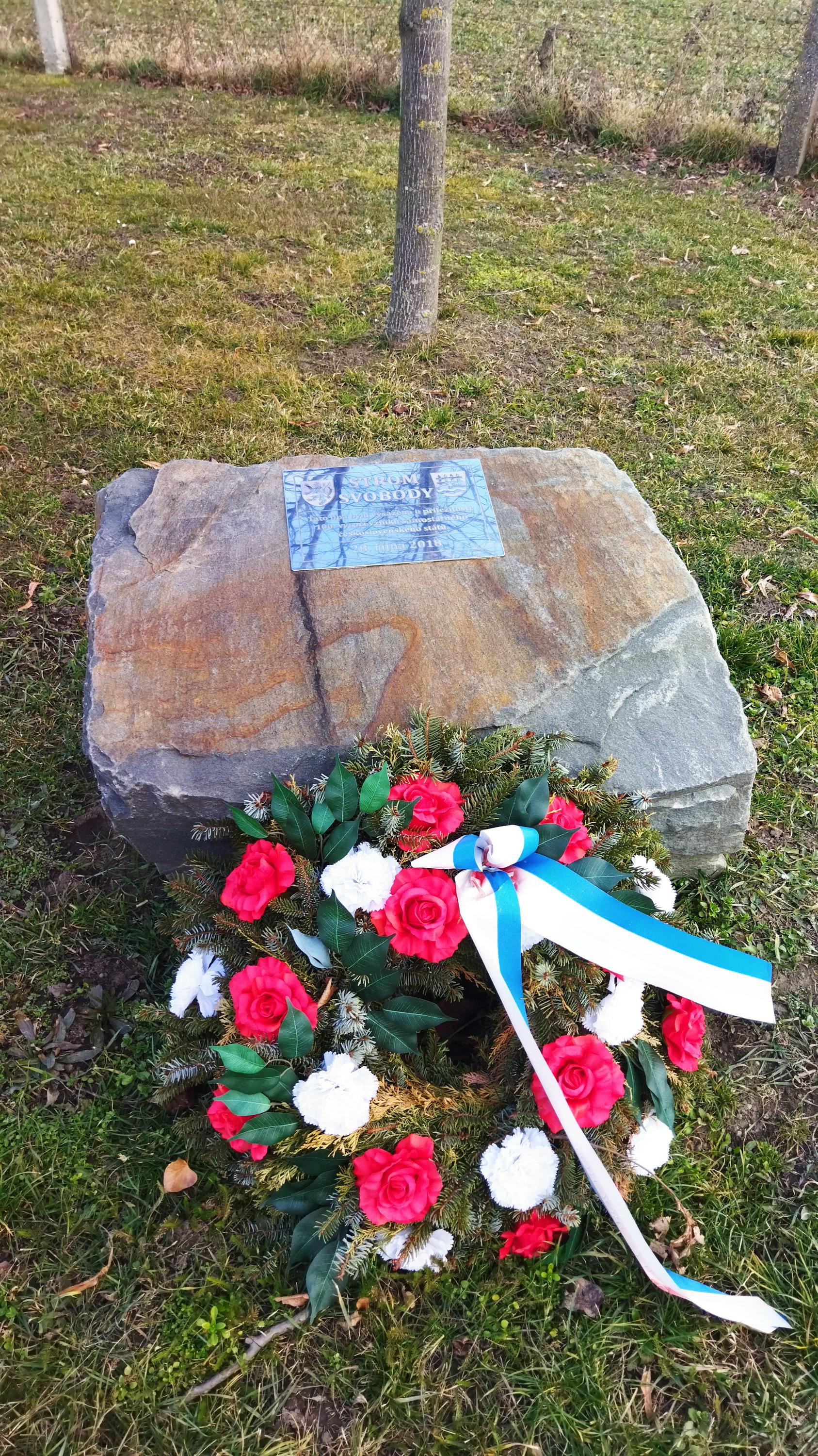 Obecní knihovna Bochoř foto 1