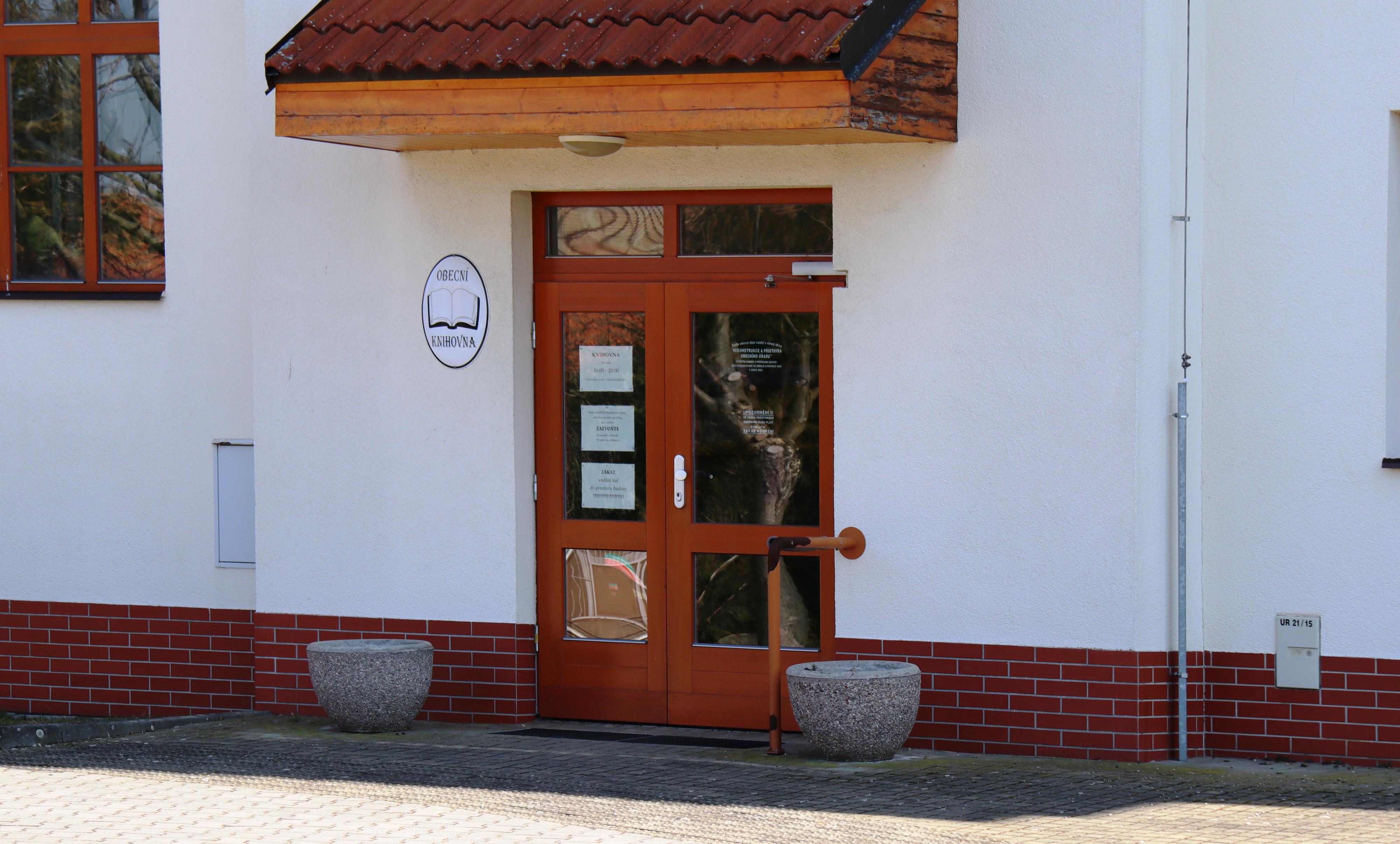 Obecní knihovna Horní Ředice foto 3