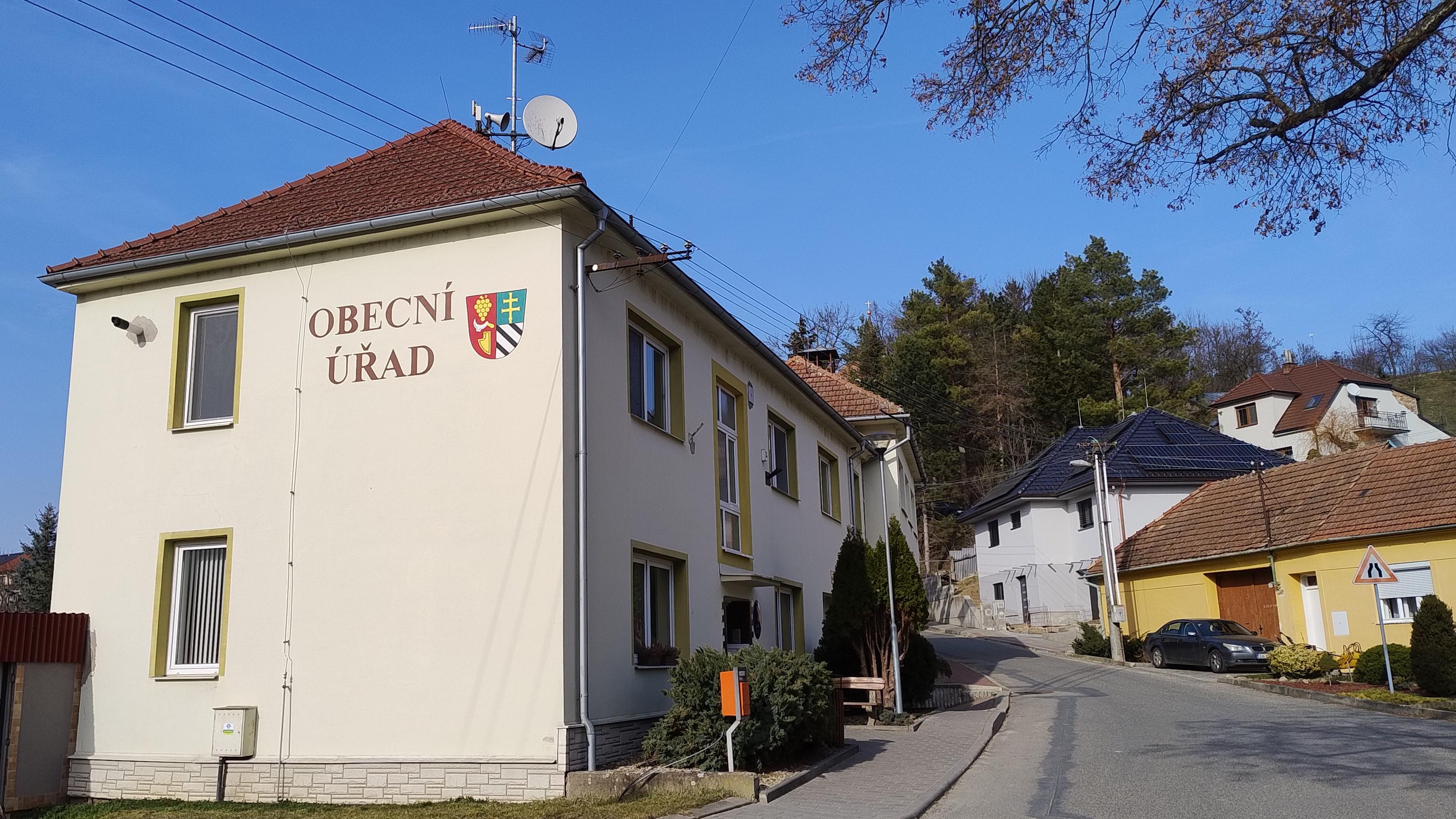 Rašovice - obecní úřad foto 2