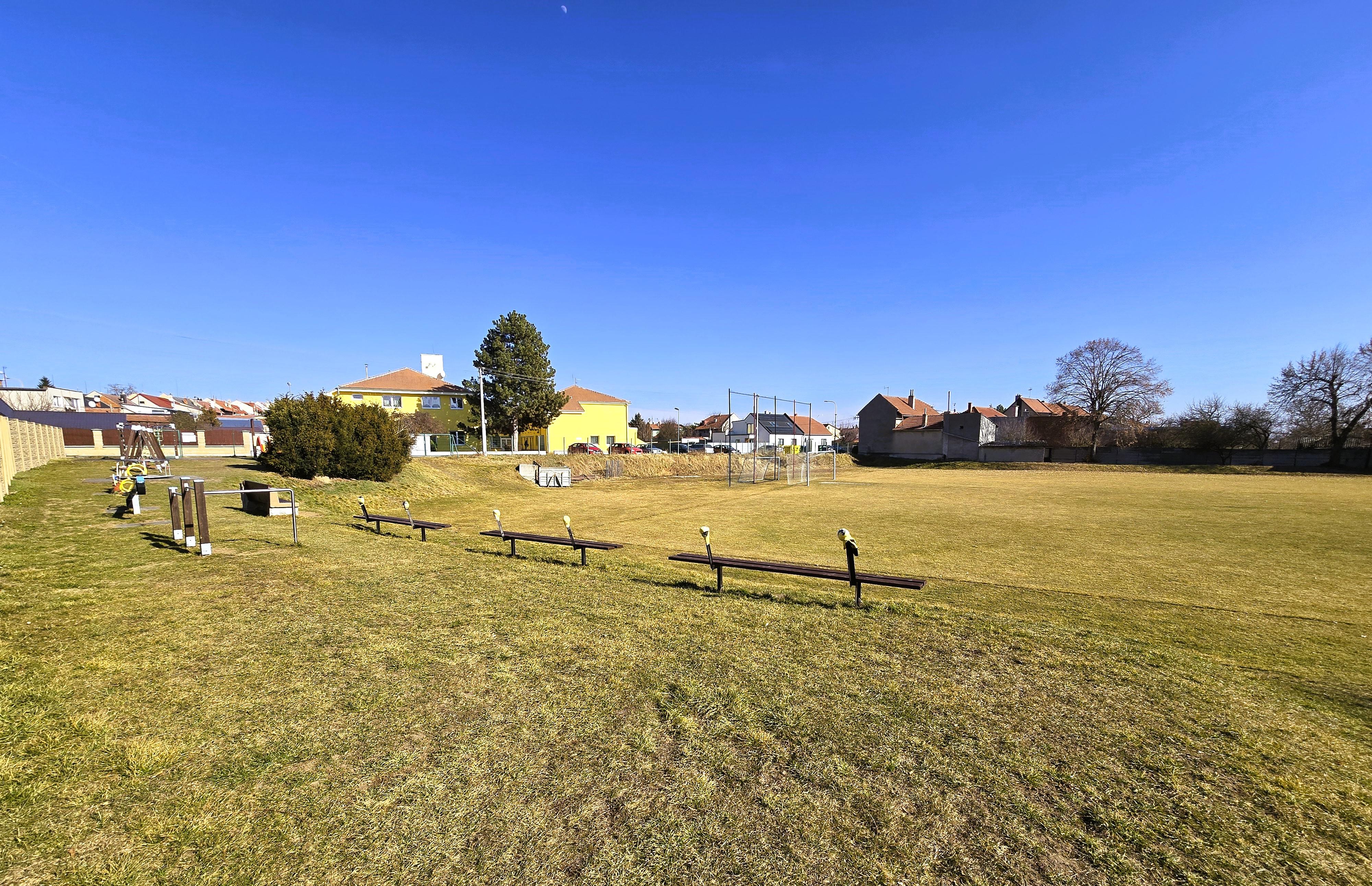 Fotbalové hřiště Otaslavice foto 5