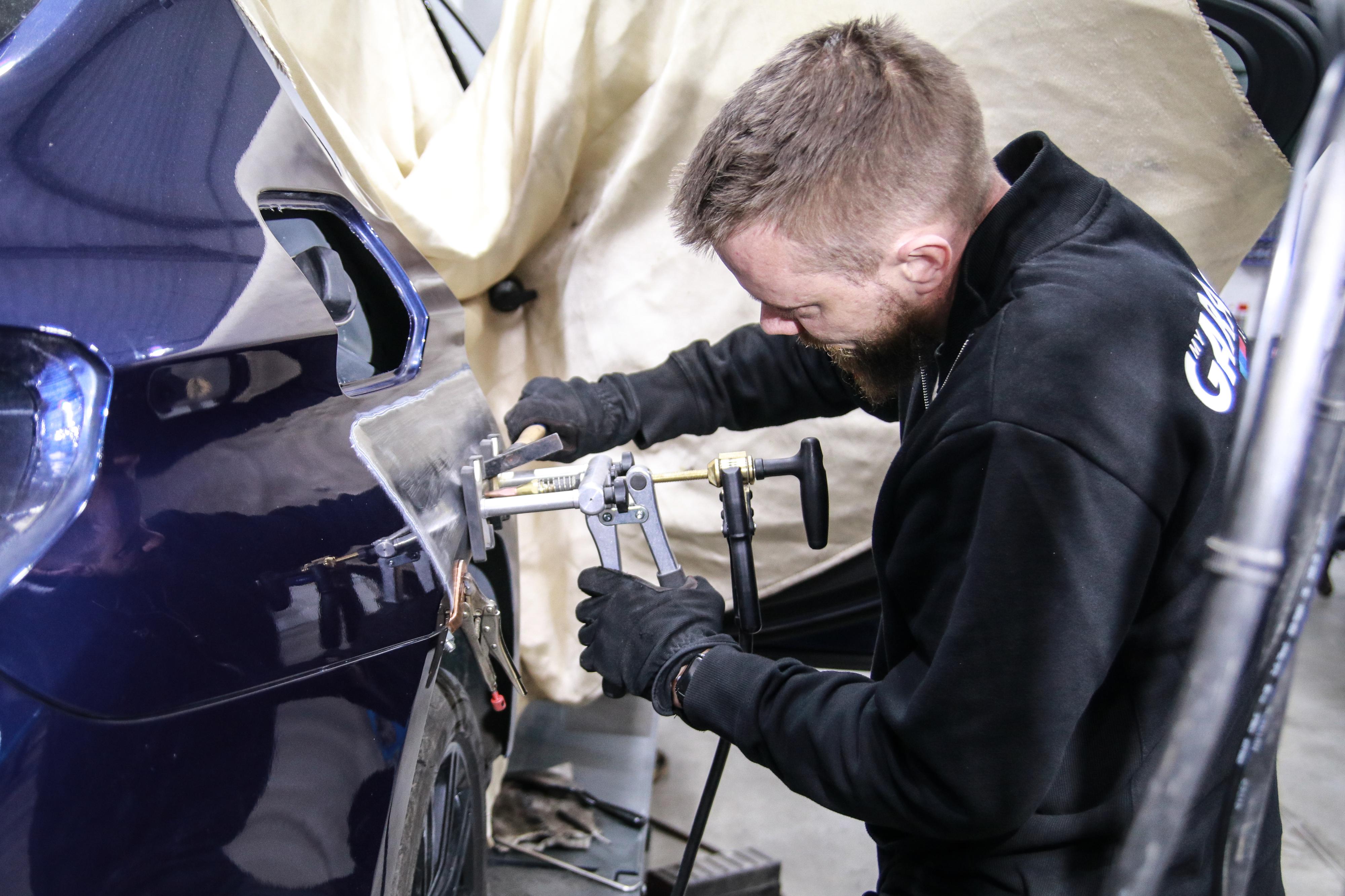 Oprava karoserie poškozené nárazem