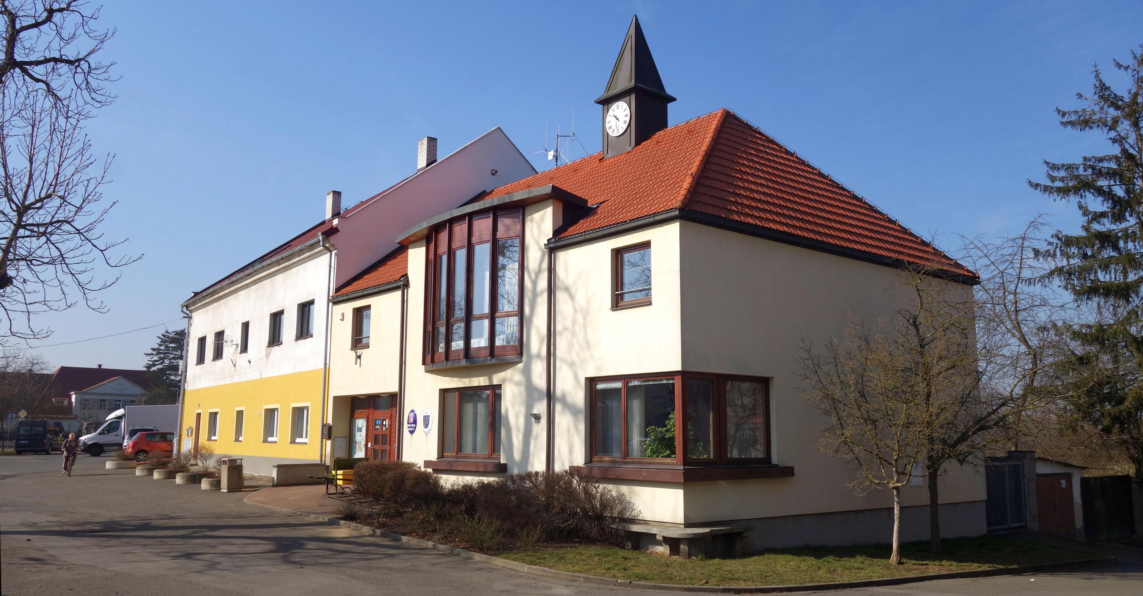 Obříství - obecní úřad foto 4