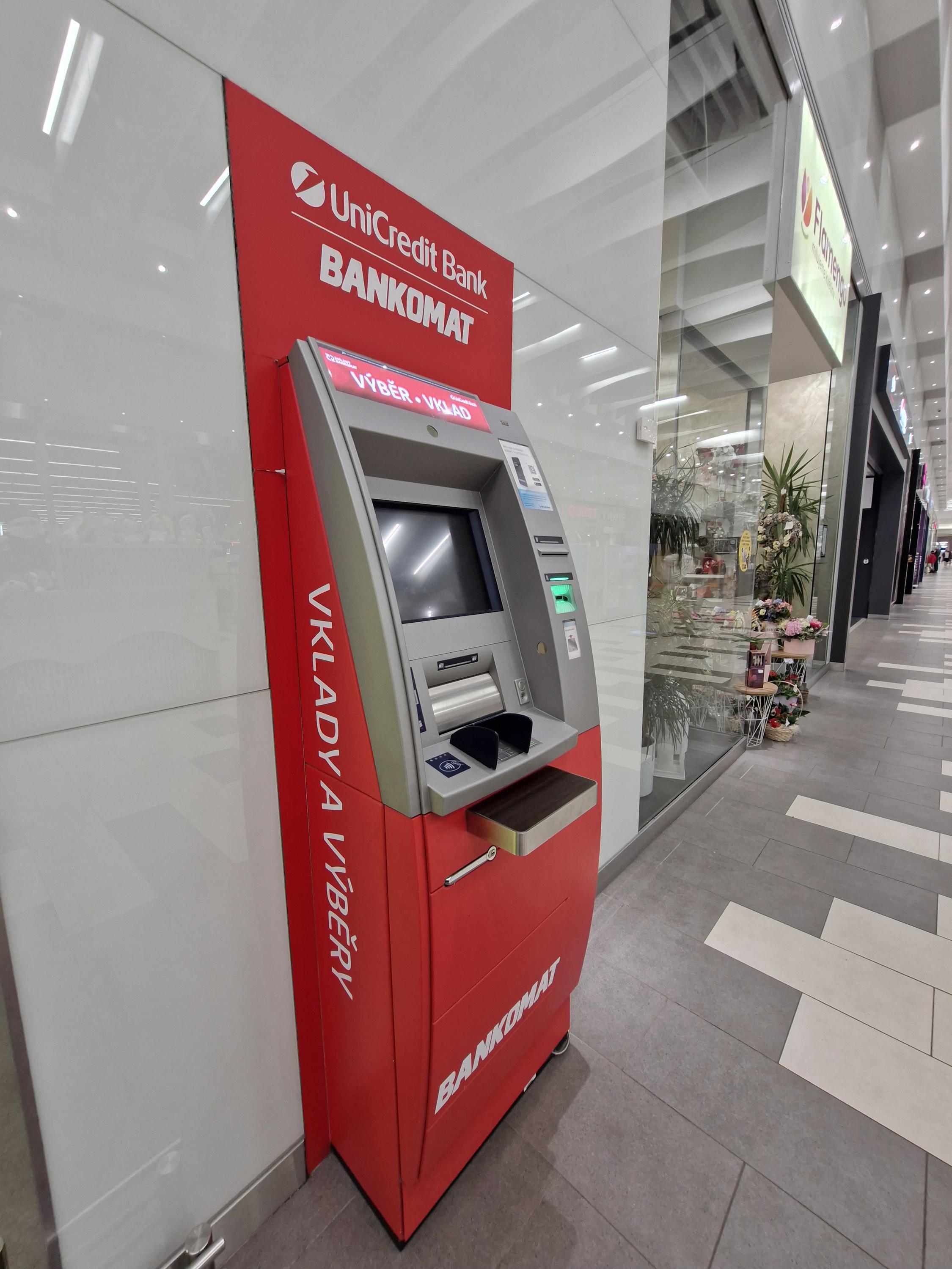 Bankomat UniCredit Bank Czech Republic foto 4