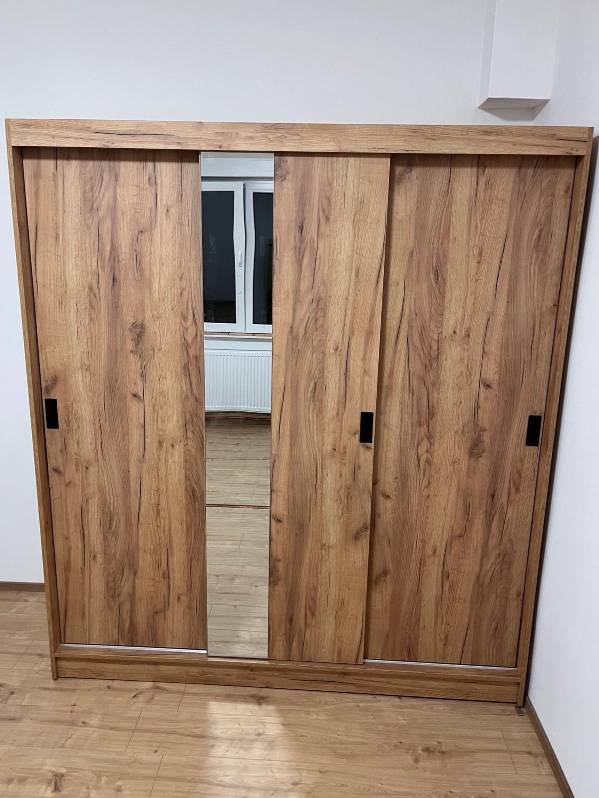 Lubomír Cholt - Montáž nábytku foto 2