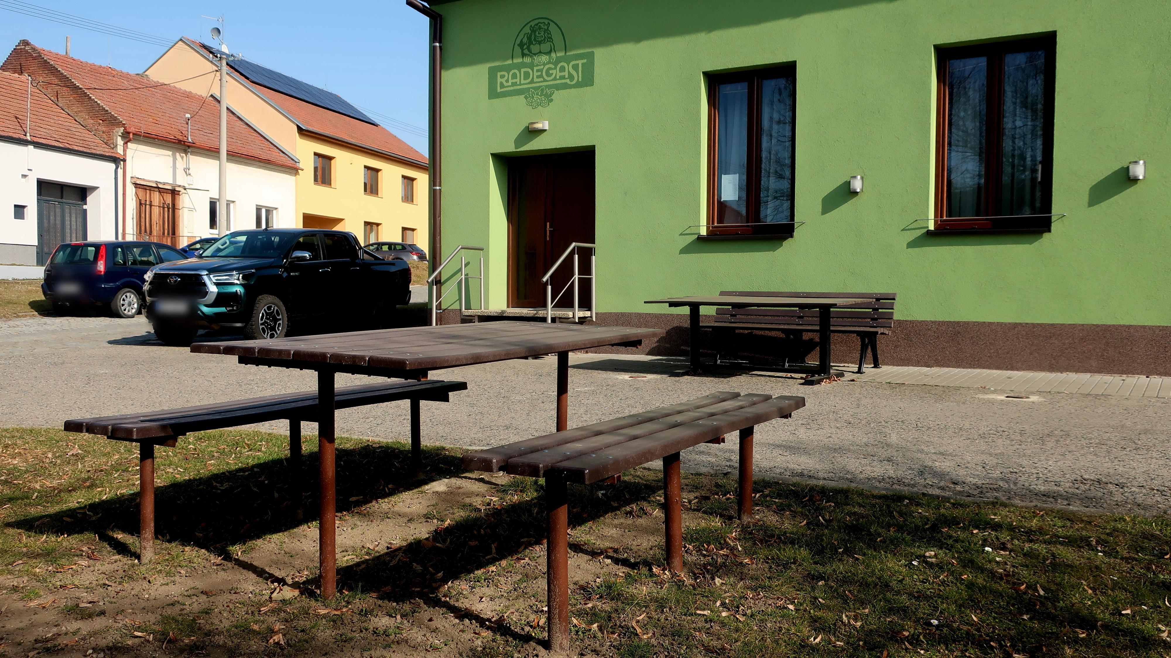 Hospoda u základní školy foto 3