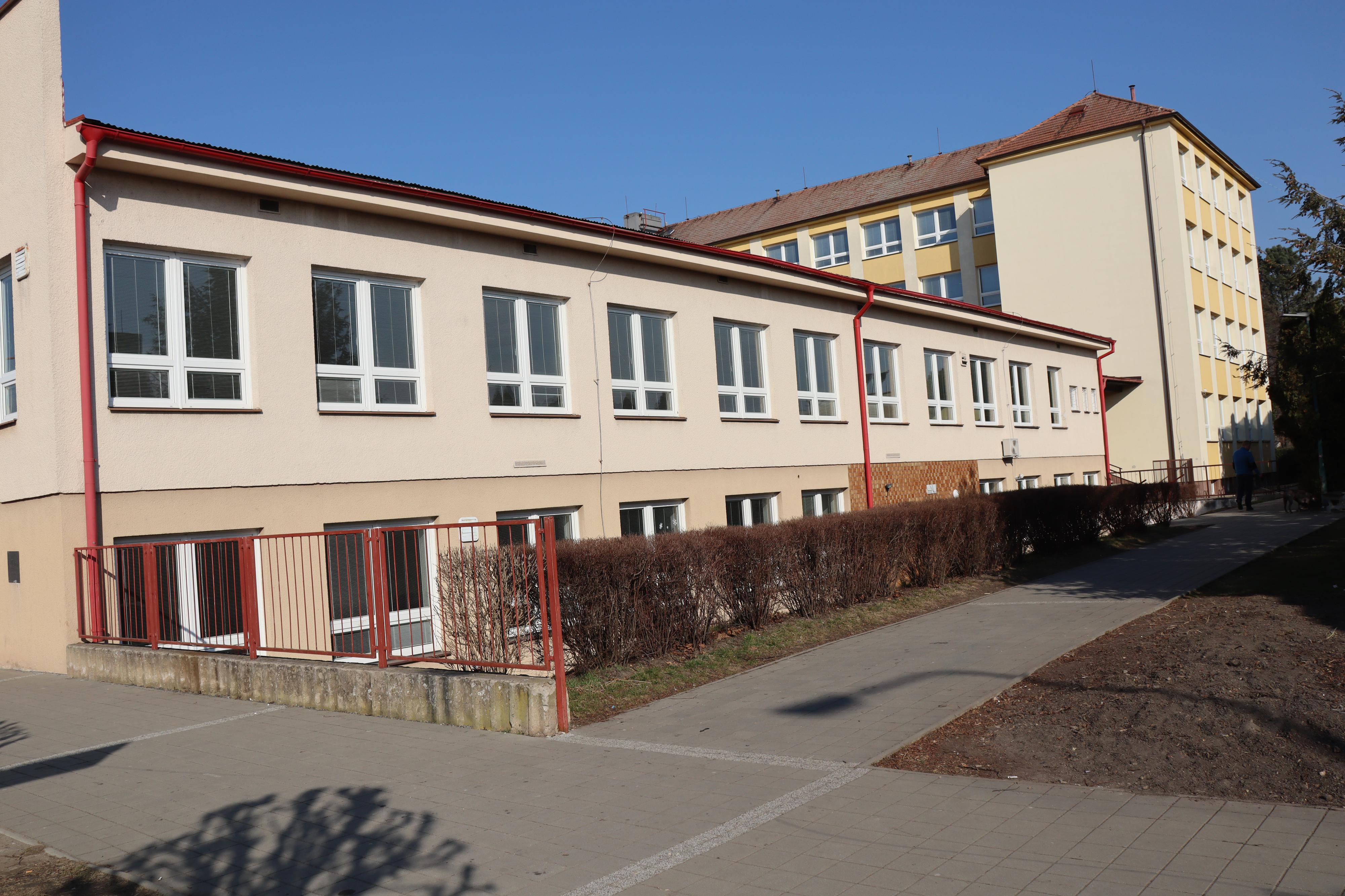 Školní jídelna Holice foto 2
