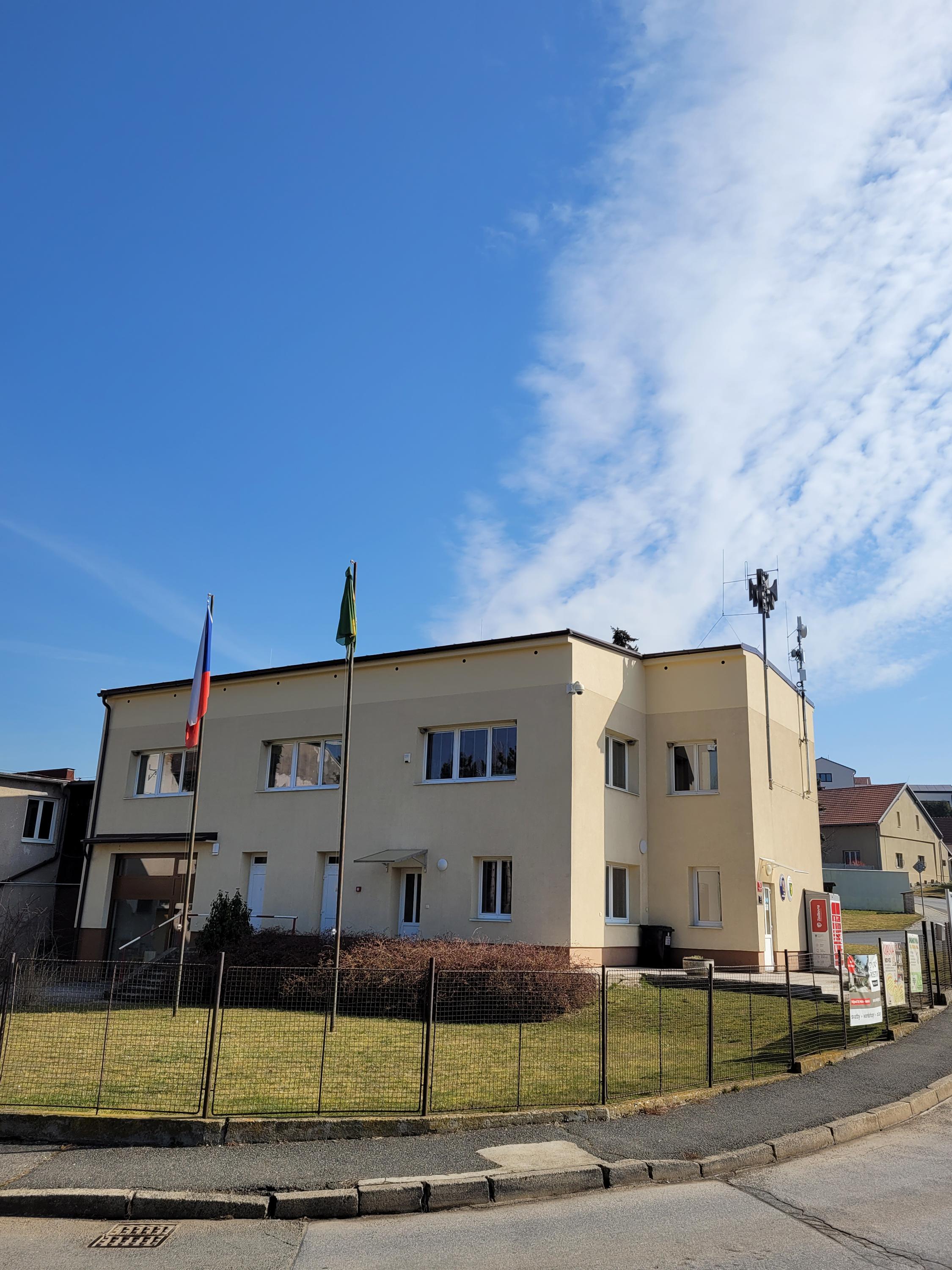 Úřad městské části Praha-Nedvězí foto 3