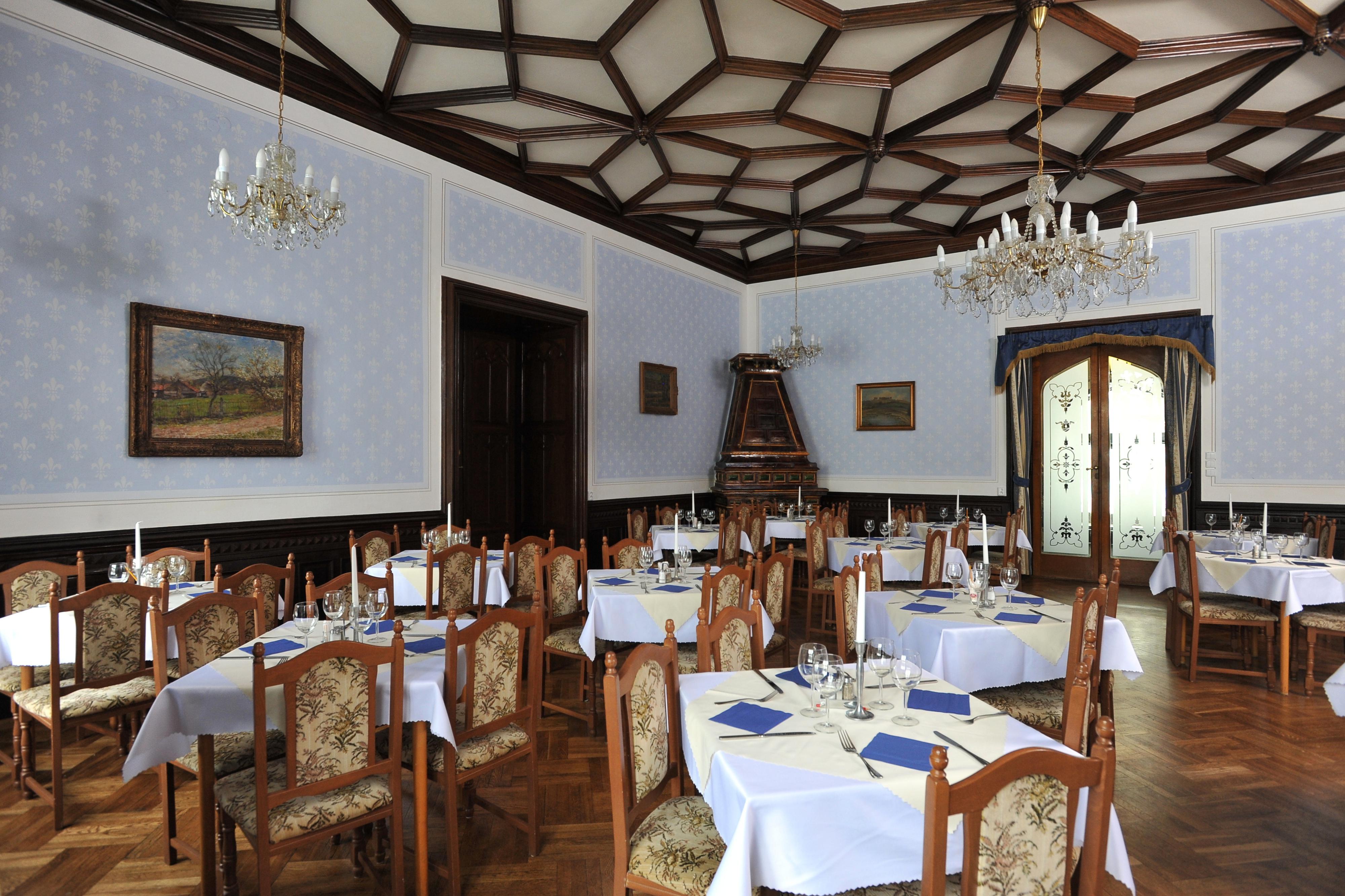 LÁZNĚ HOTEL VRÁŽ, s.r.o.