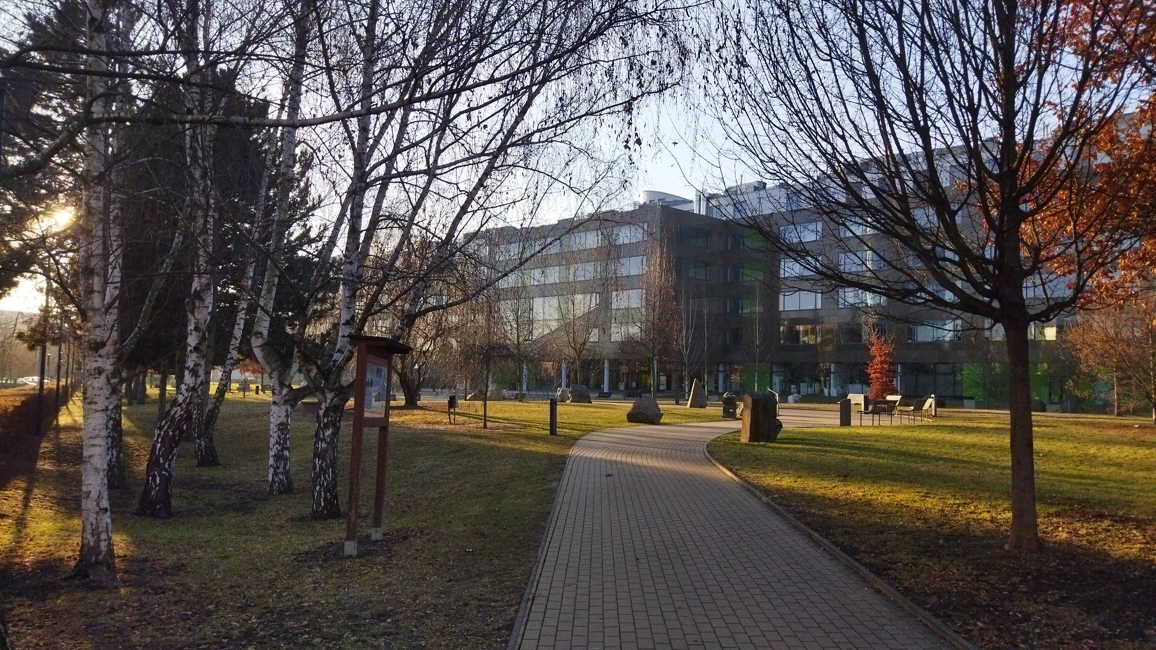 Knihovna Přírodovědecké fakulty Univerzity Palackého v Olomouci foto 2