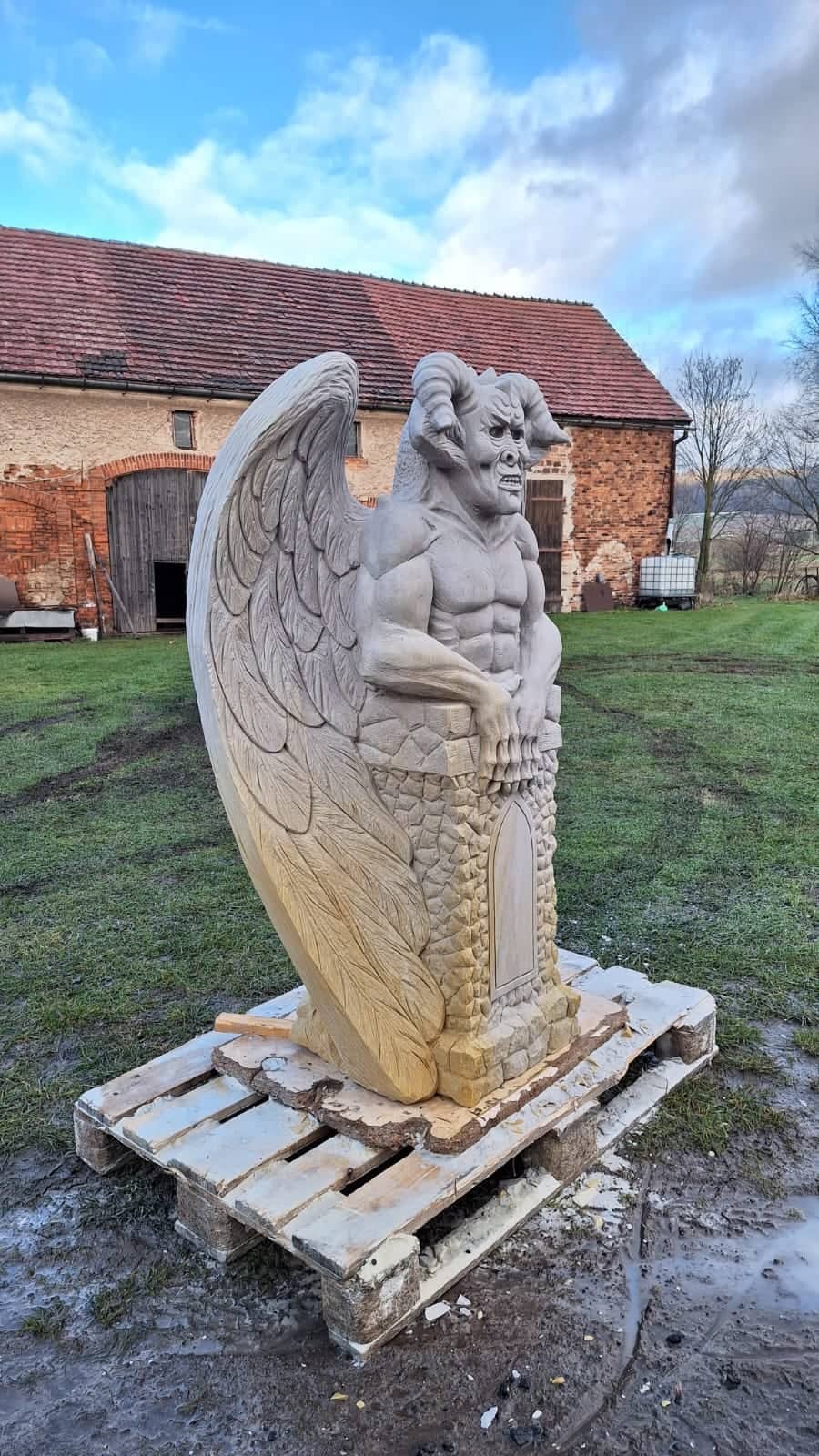 Sochy z přírodního kamene Pavel Žváček foto 5