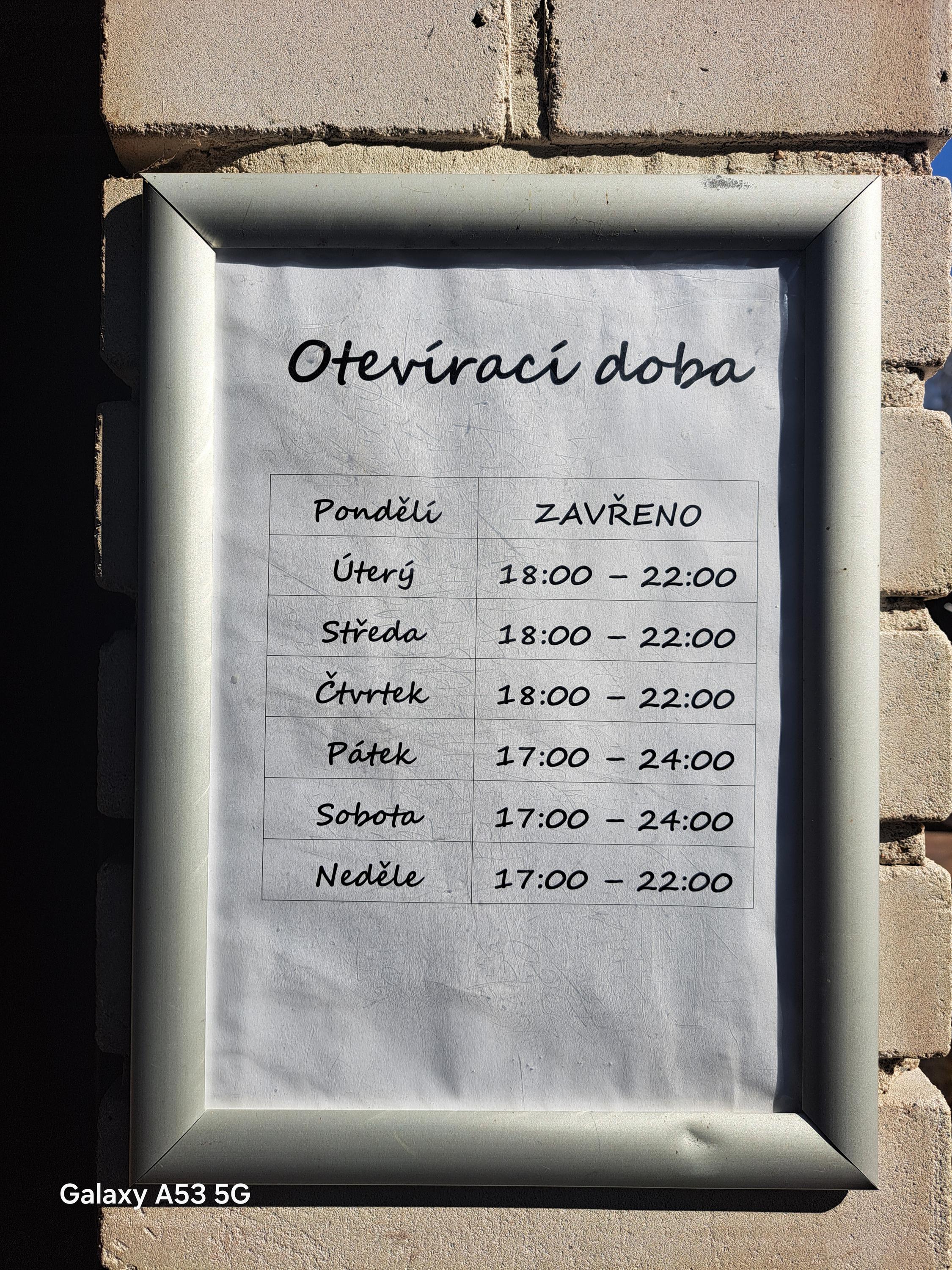 Restaurace Vápenný Podol 74 foto 5