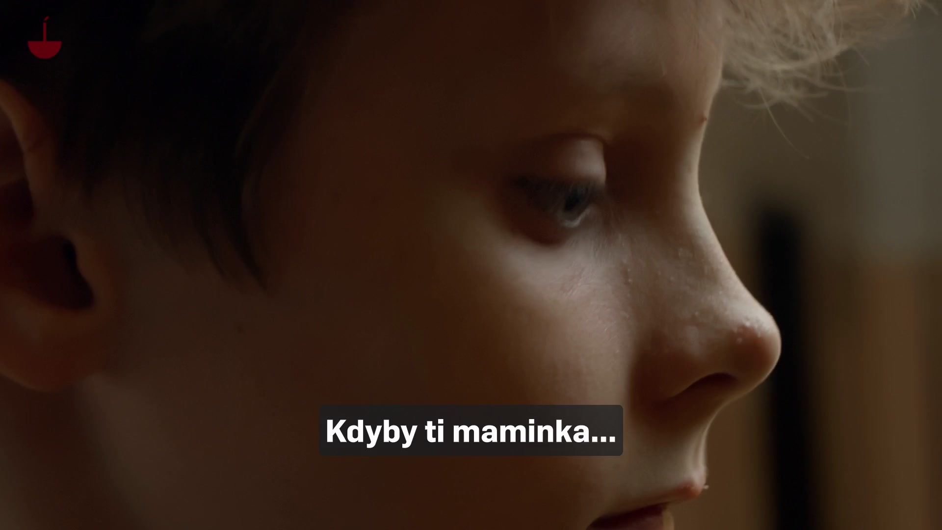 Pod svícnem foto 2 (náhled videa)