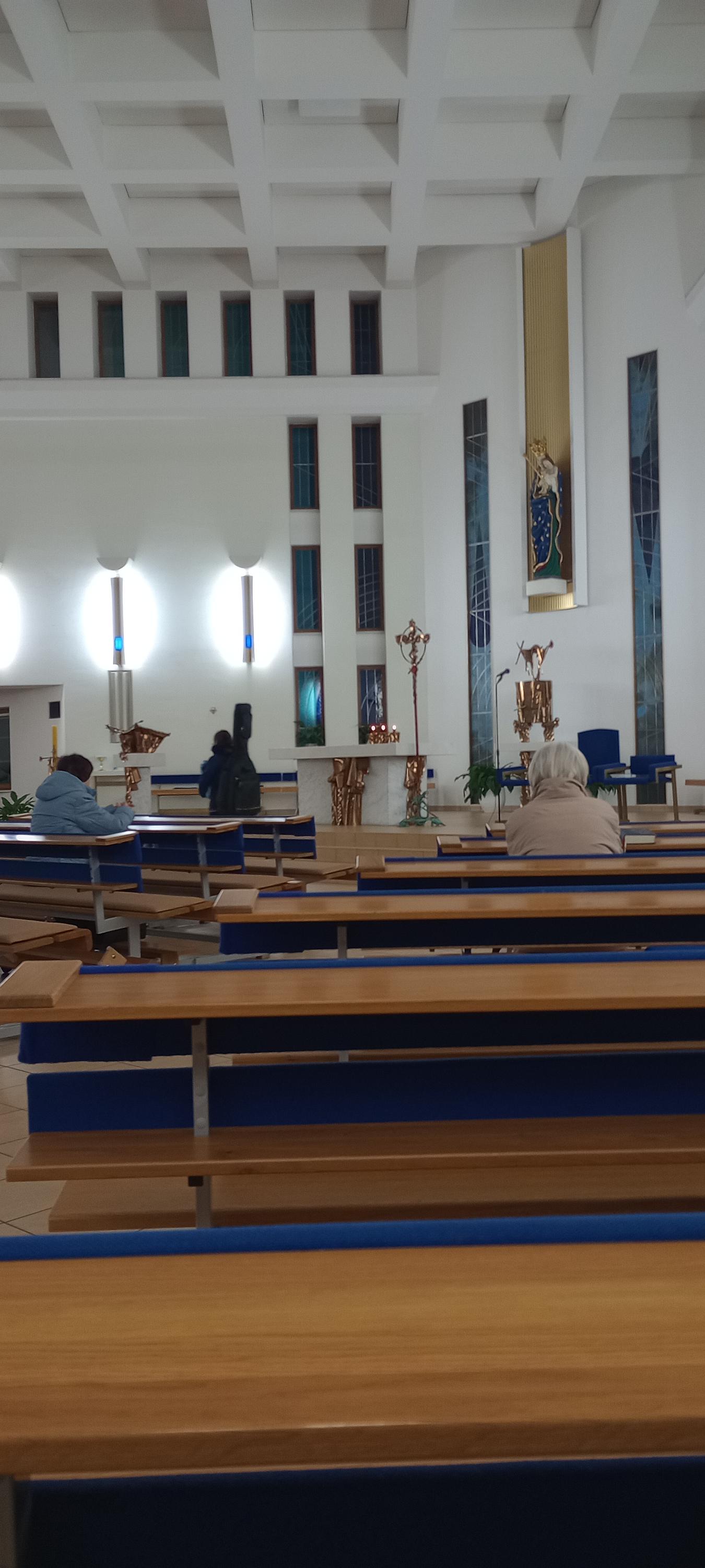 Kostel Panny Marie Pomocnice křesťanů foto 2