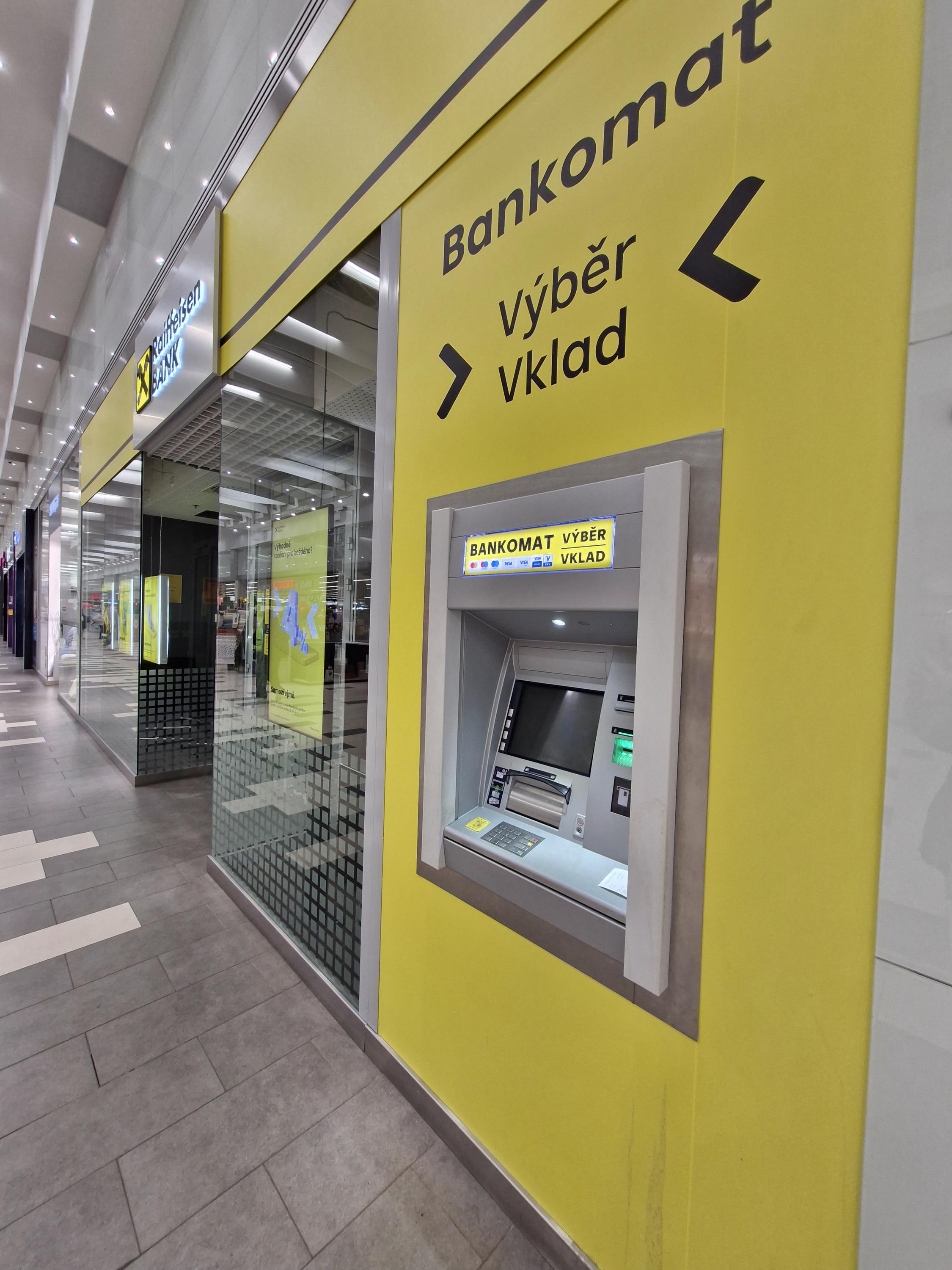 Raiffeisenbank - bankomat foto 1