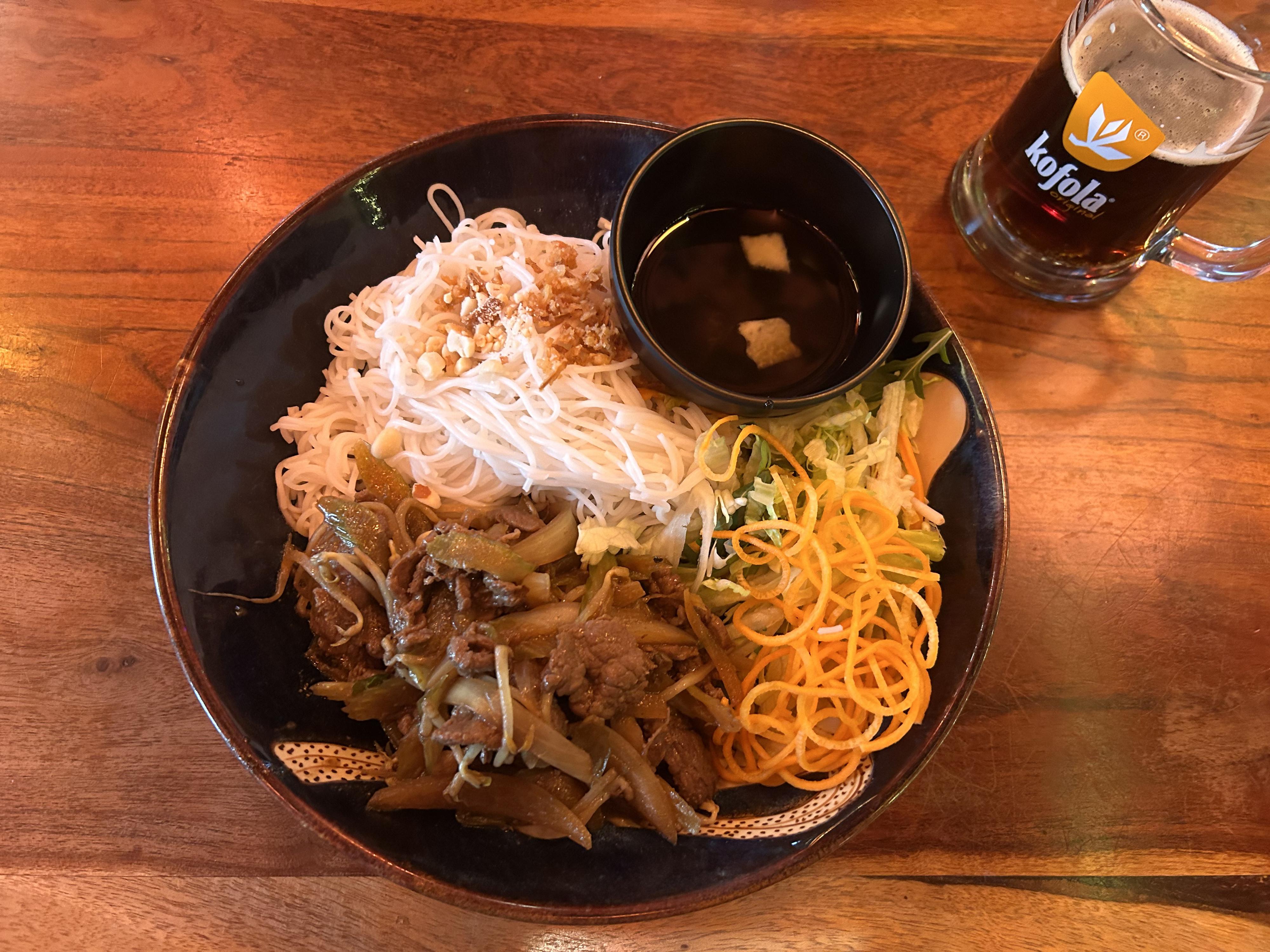 Táo Vietnam Home Cooking & Sushi bar foto 3