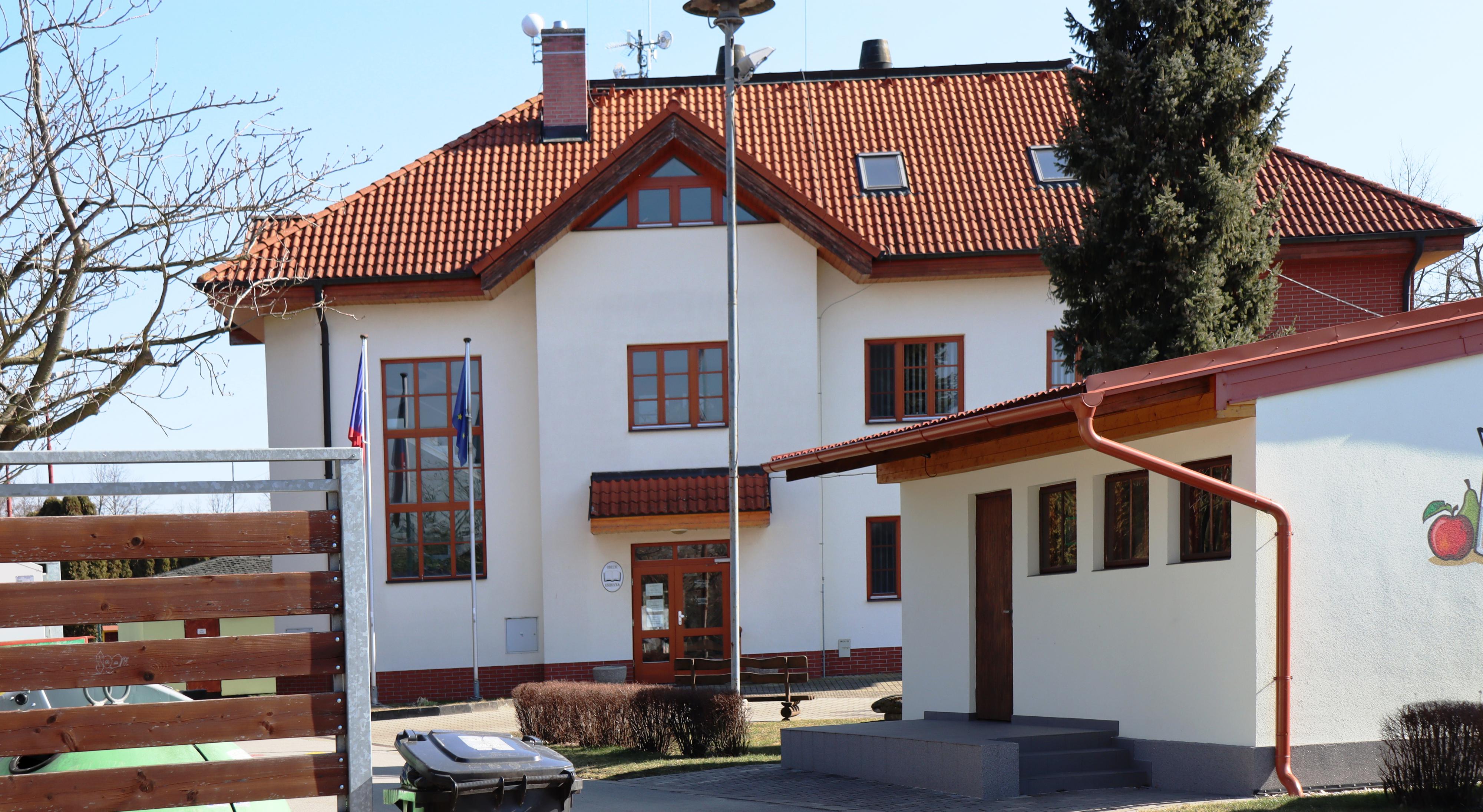 Obecní knihovna Horní Ředice foto 2