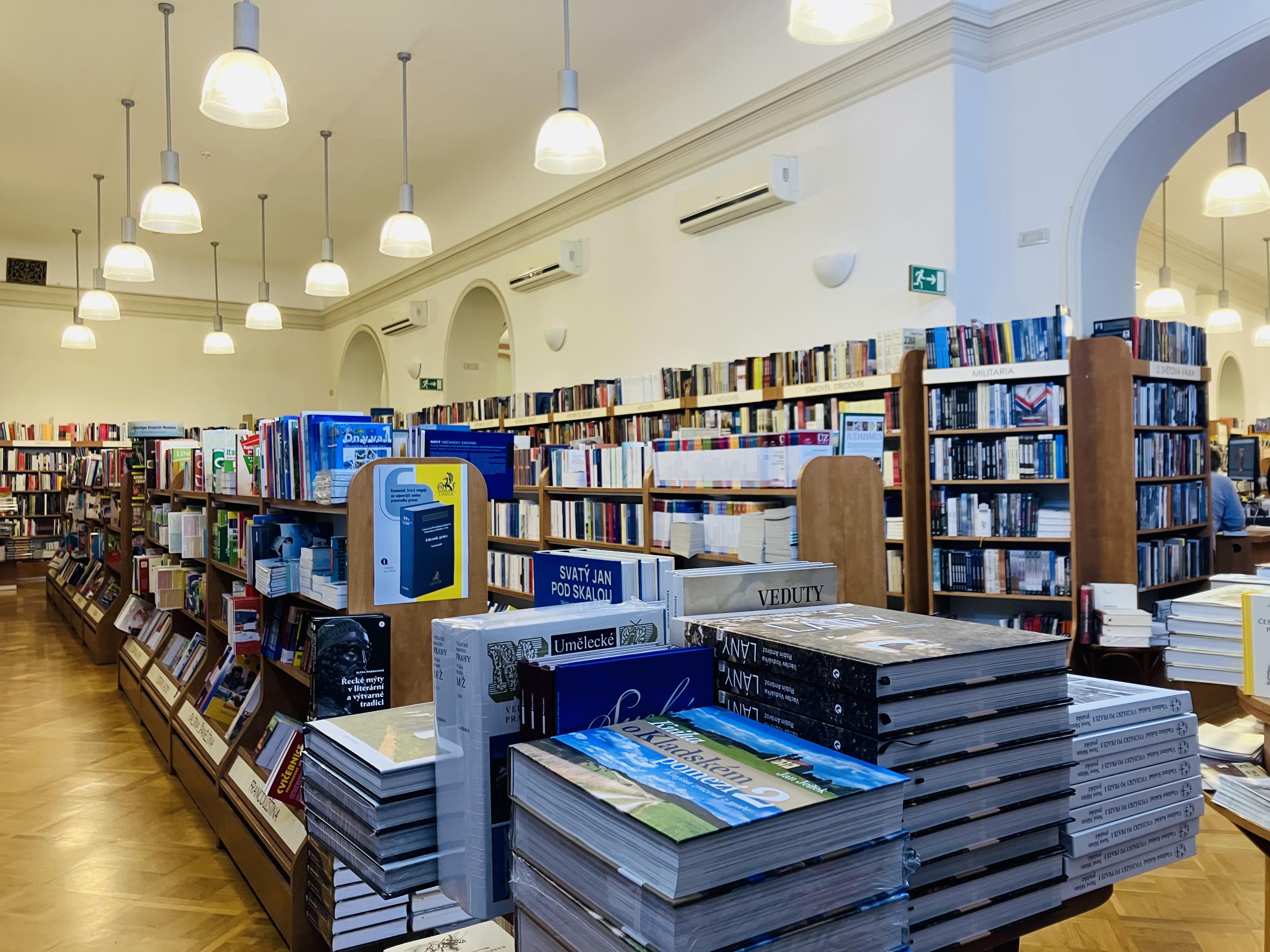 Knihkupectví Academia foto 5