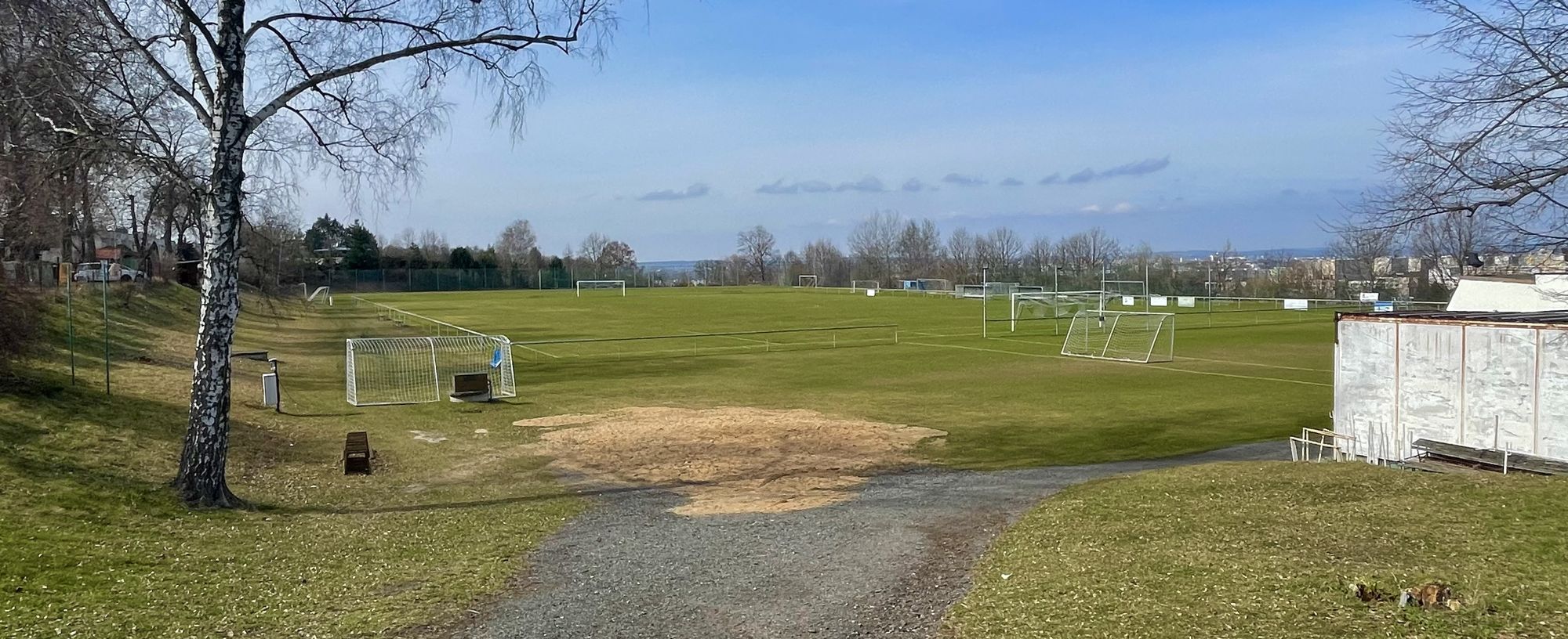 Fotbalové hřiště Třebeš foto 1