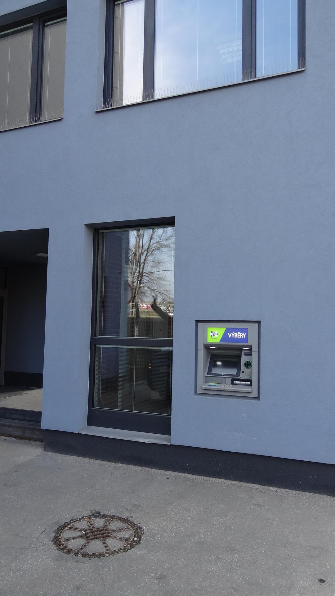 Bankomat Fio banky foto 2
