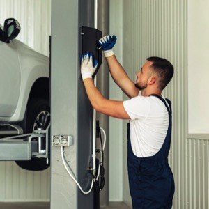 Servis a revize zdvihacích zařízení