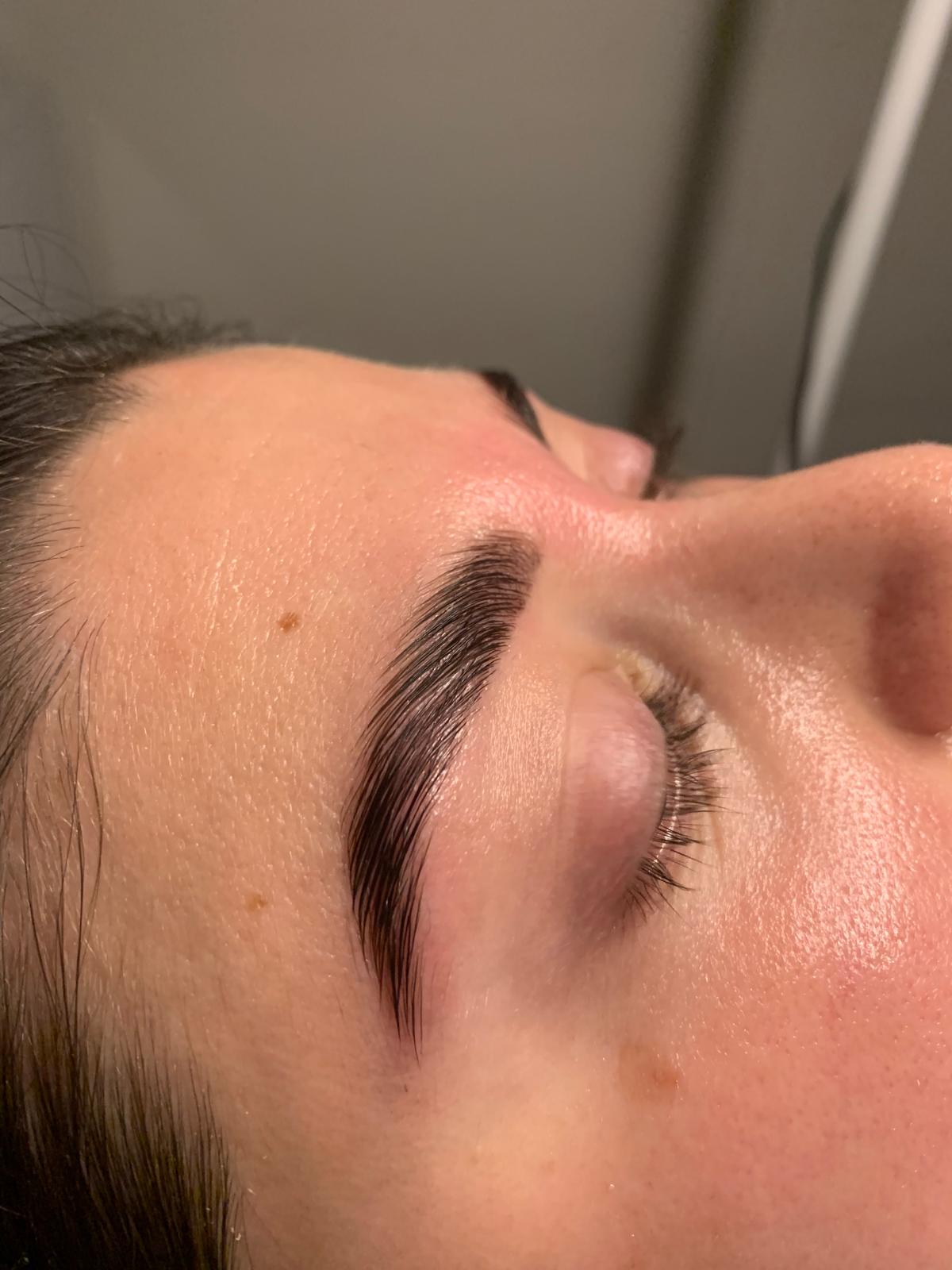 Laminace obočí s barvením