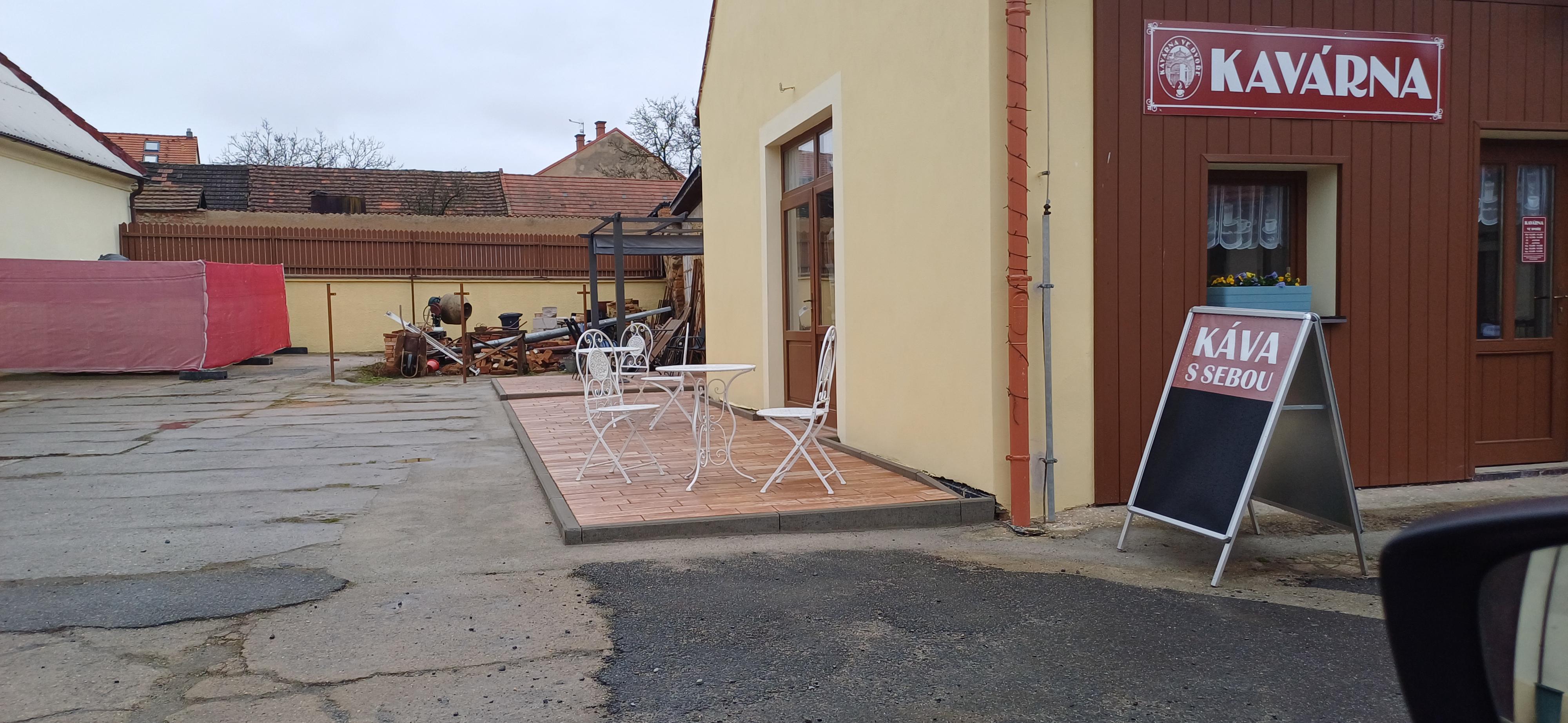 Kavárna Ve dvoře foto 5