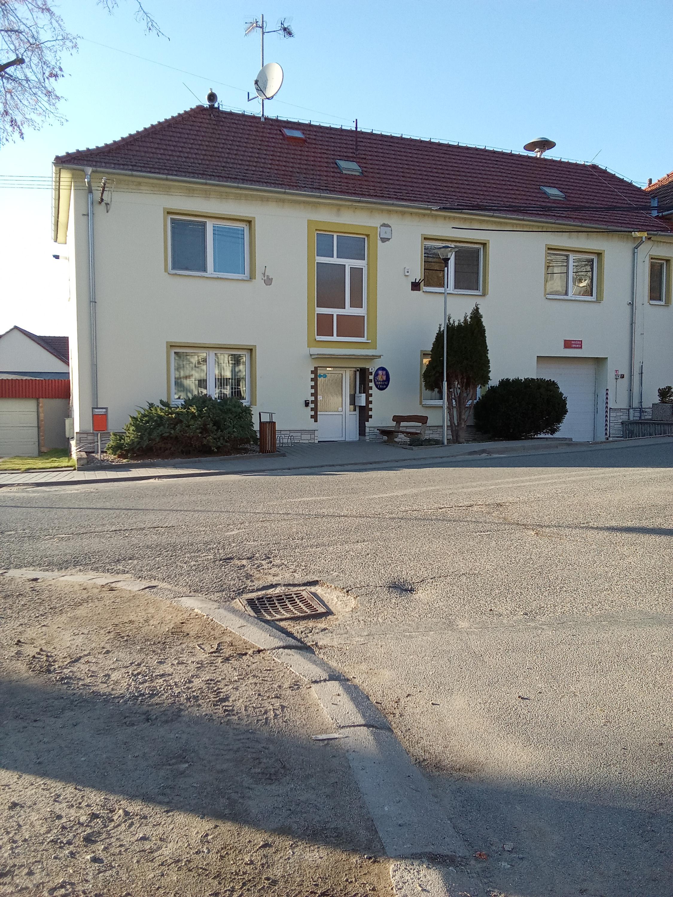 Rašovice - obecní úřad foto 3
