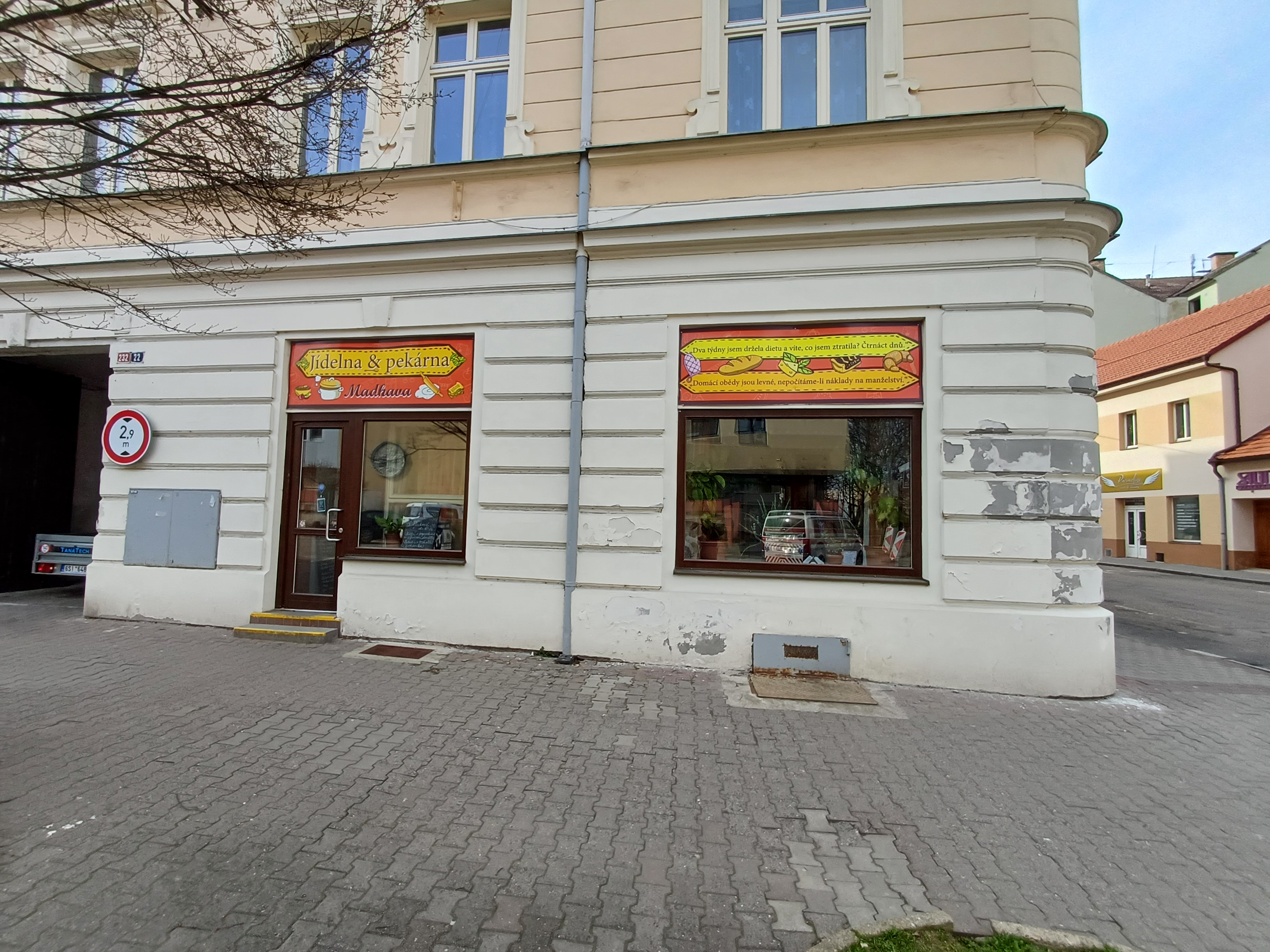 Jídelna a pekárna Mádhava