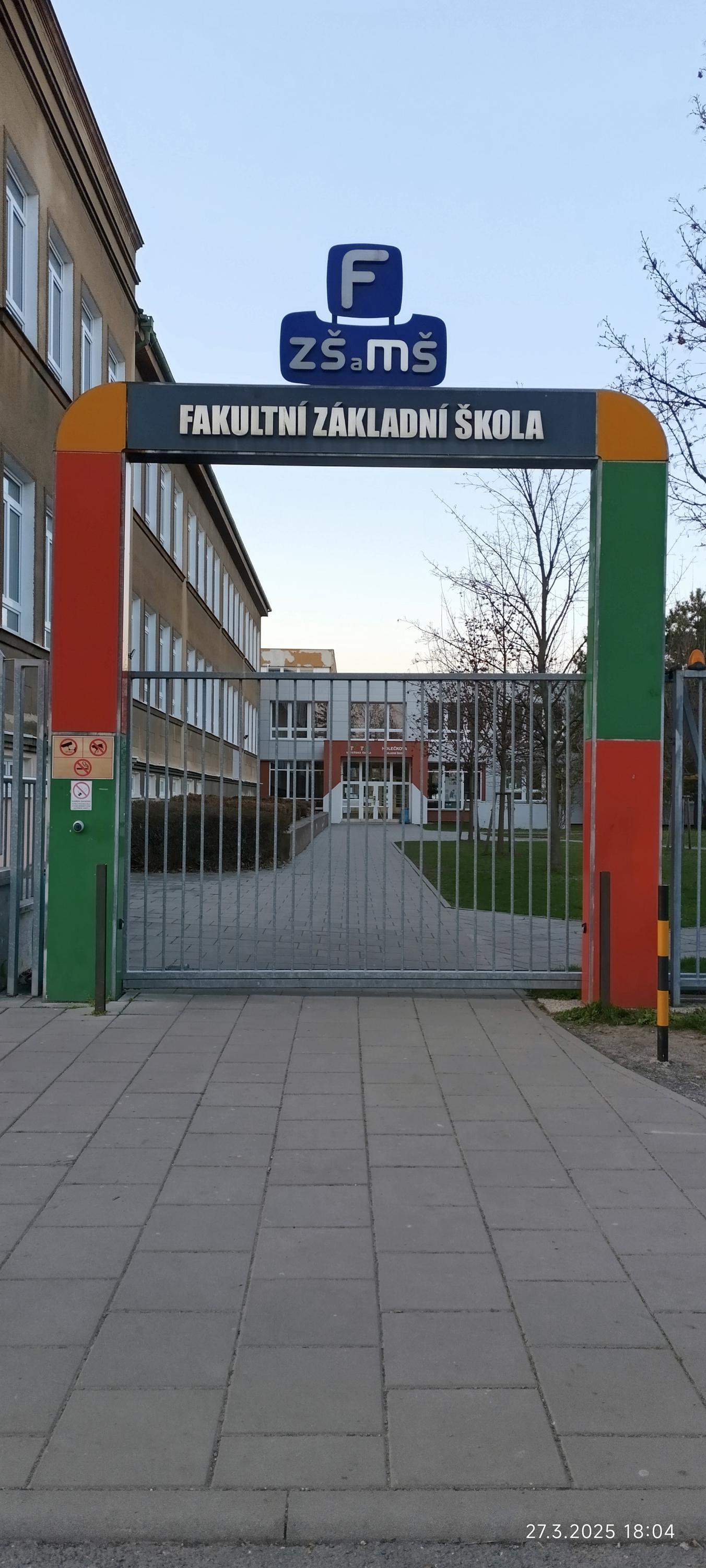 Fakultní ZŠ a MŠ Olomouc Holečkova foto 5