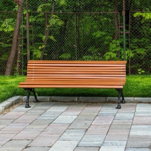 Prodej a instalace městského mobiliáře