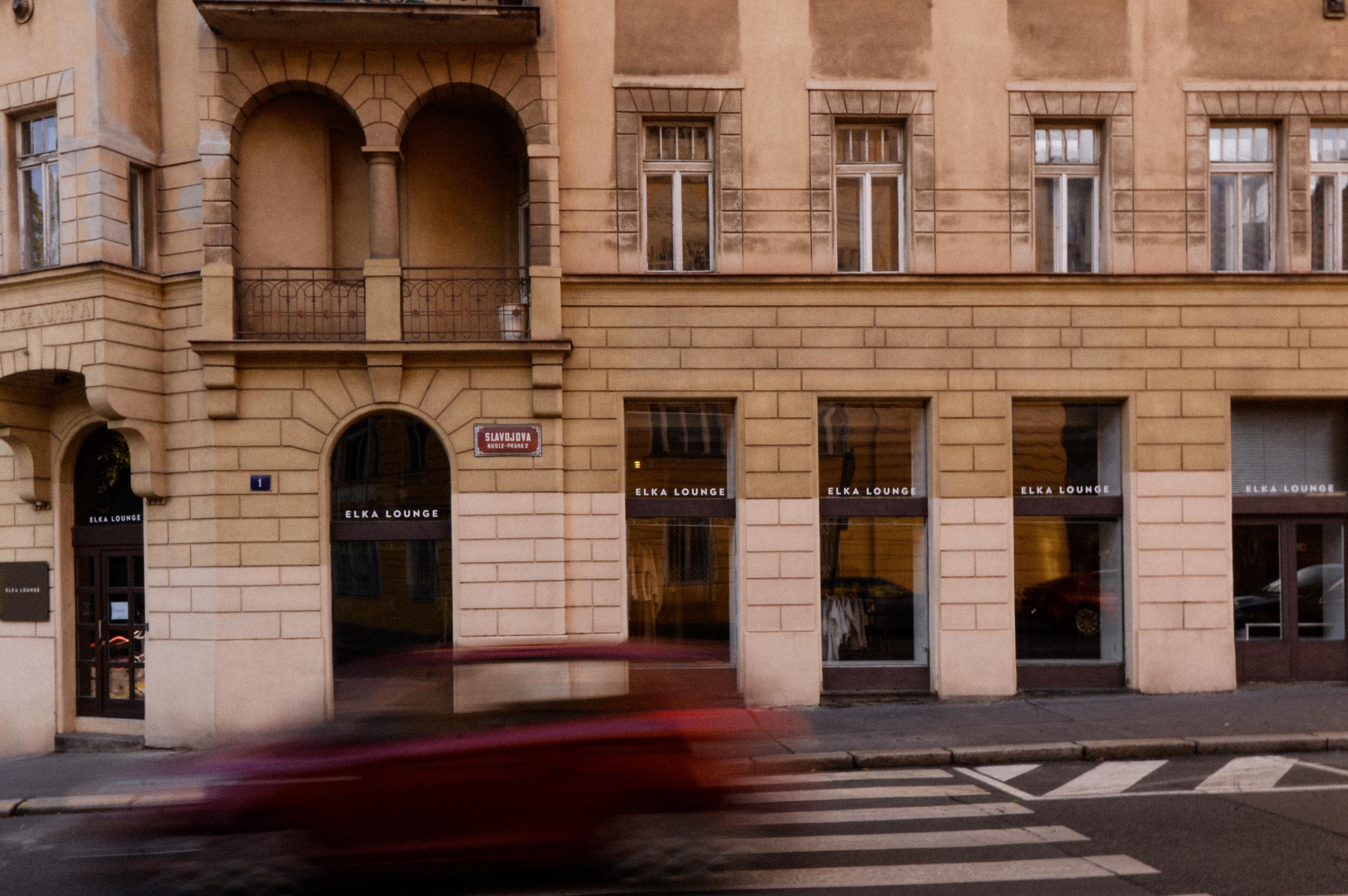 ELKA LOUNGE
