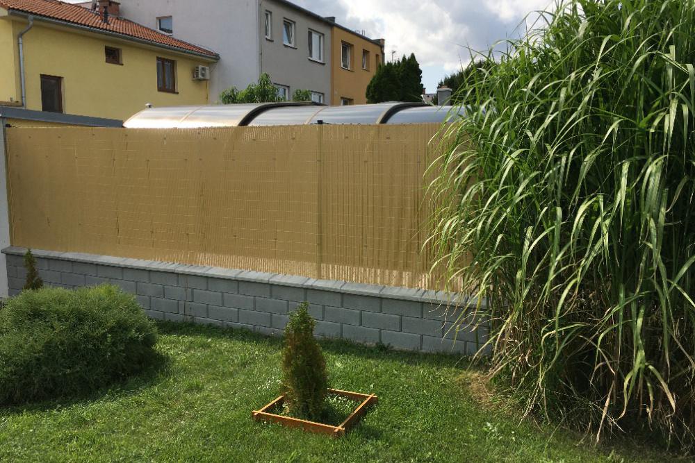 Umělé bambusové ploty v rolích