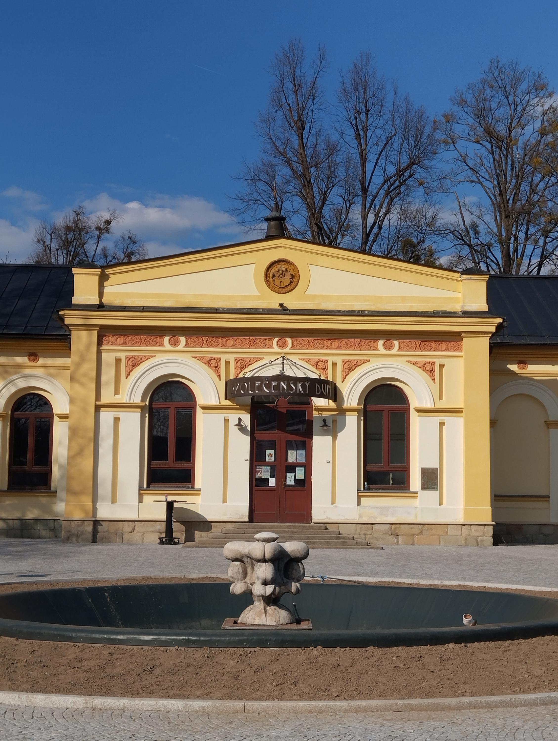 Společenský dům Rožnov pod Radhoštěm foto 5