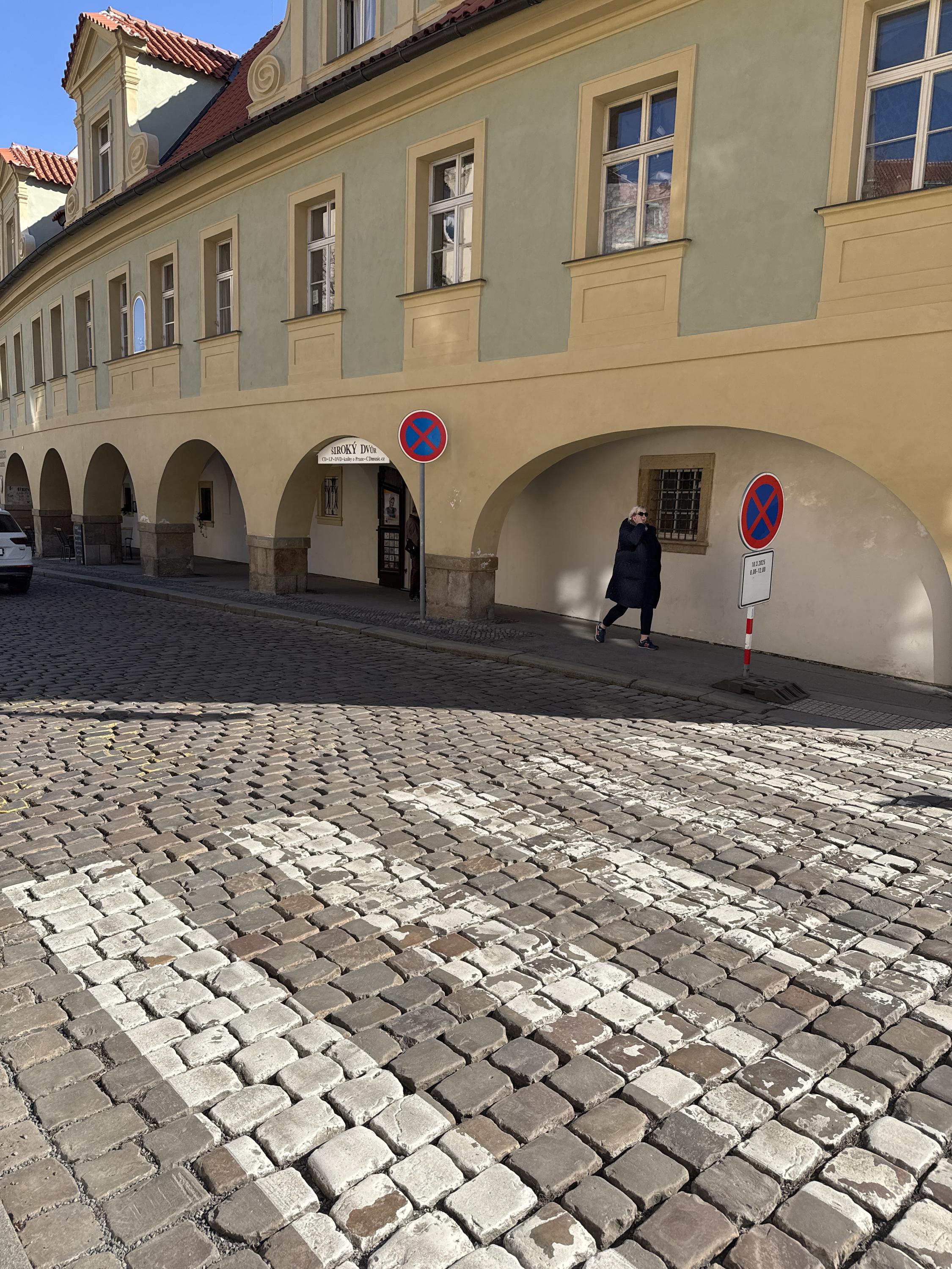 Široký dvůr - CD, LP, DVD, knihy o Praze foto 2