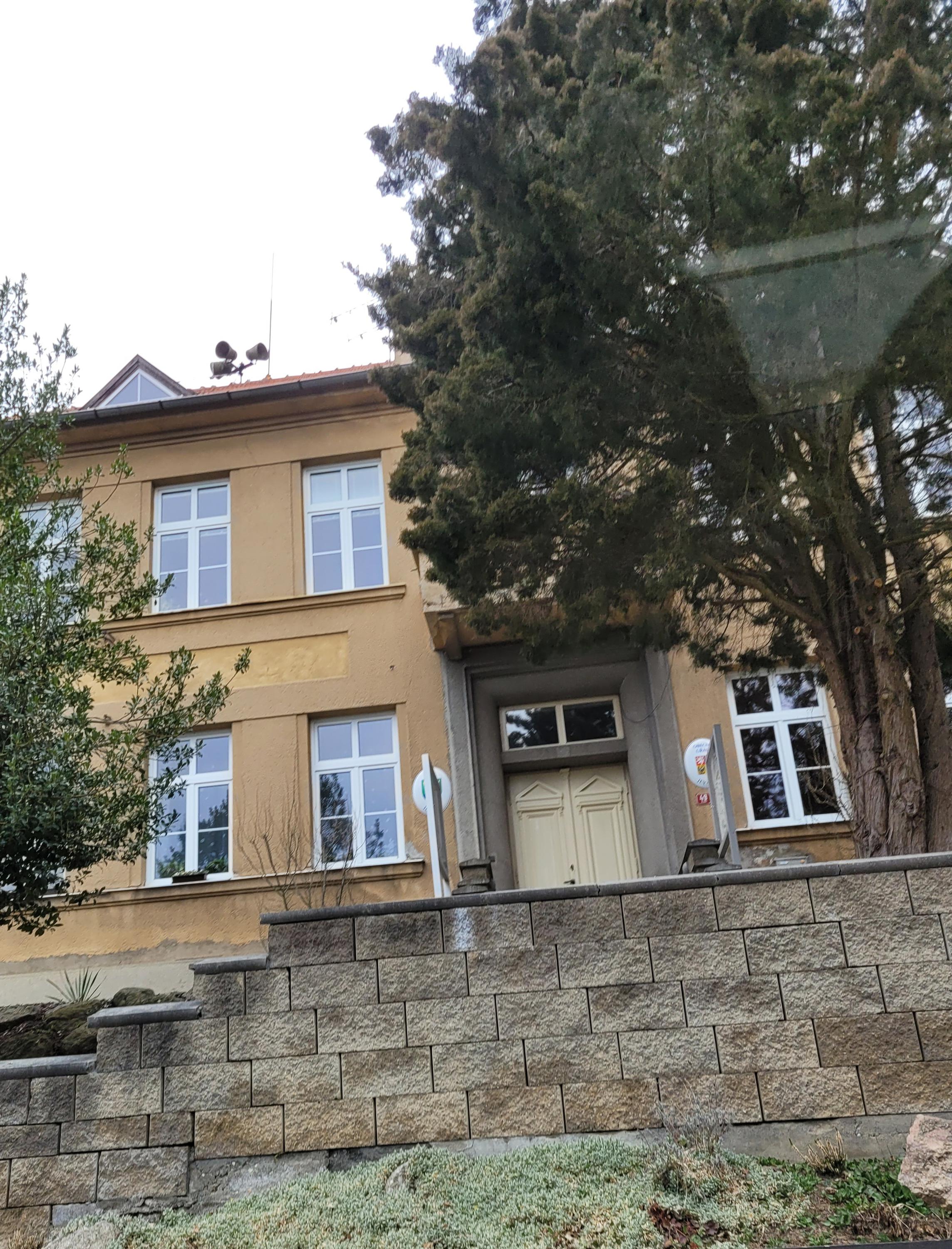 Jevany - obecní úřad foto 2