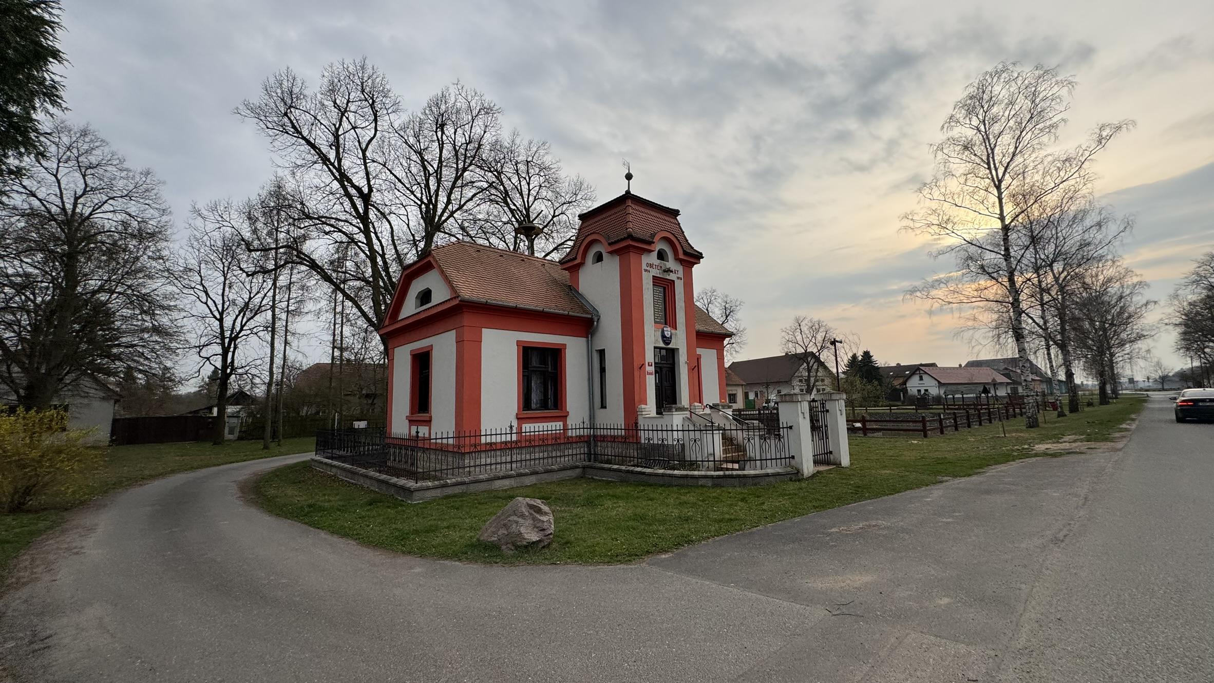Oseček - obecní úřad foto 3