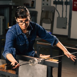 Výroba uměleckého skla a keramiky