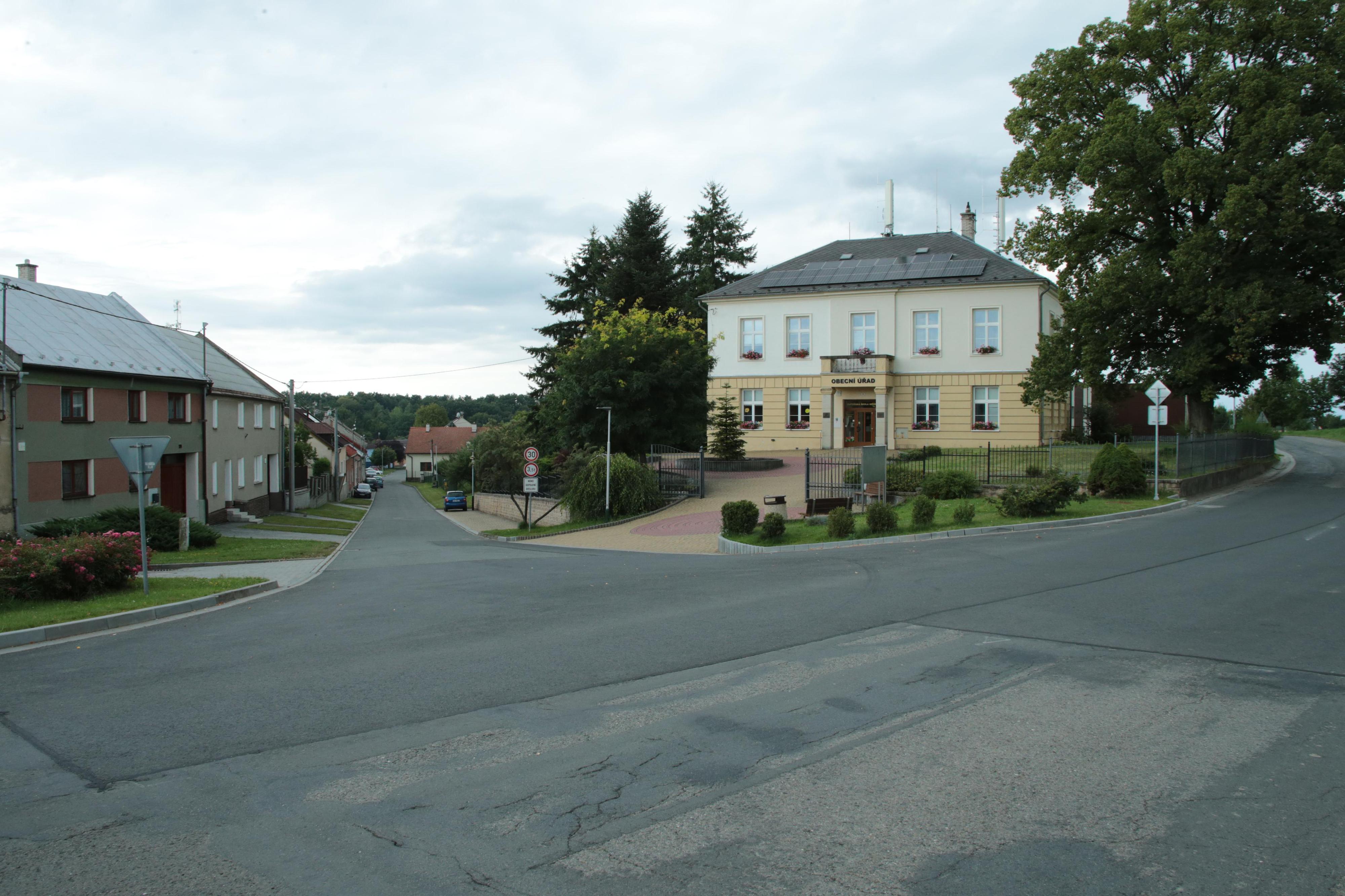 Mrsklesy - obecní úřad foto 4