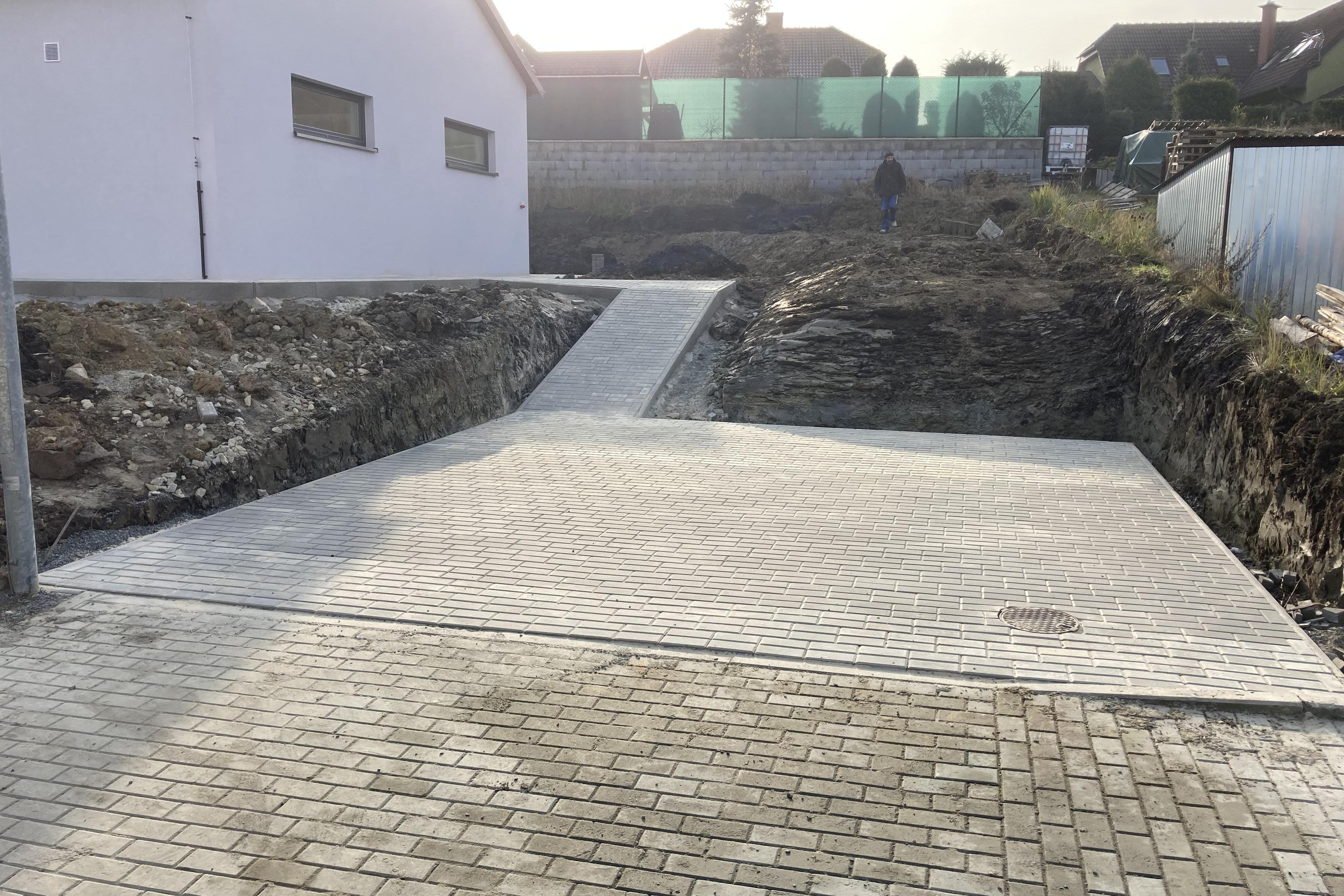 Nabízíme své služby - Pokládka dlažby