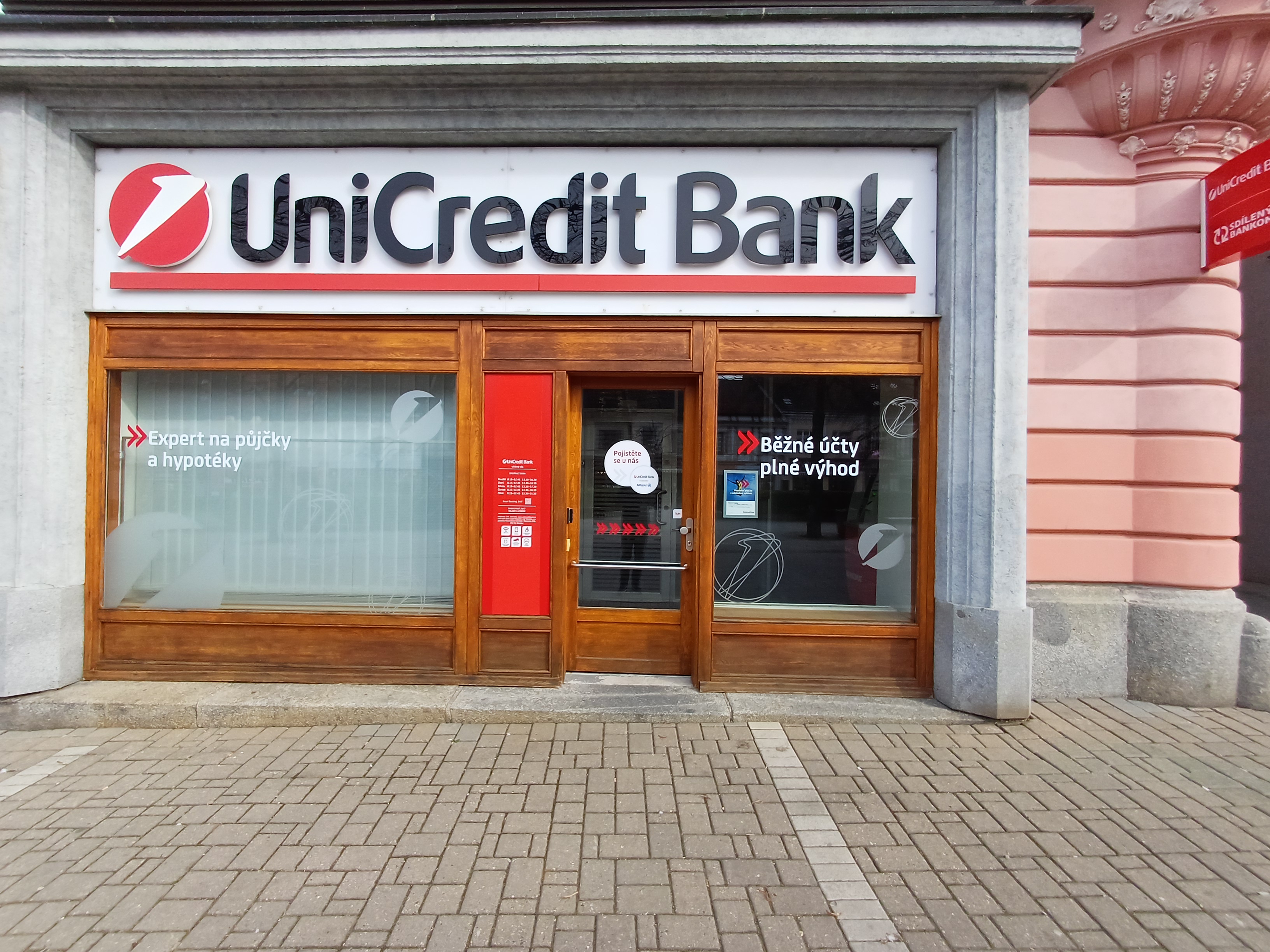UniCredit Bank Czech Republic and Slovakia, a.s. foto 4