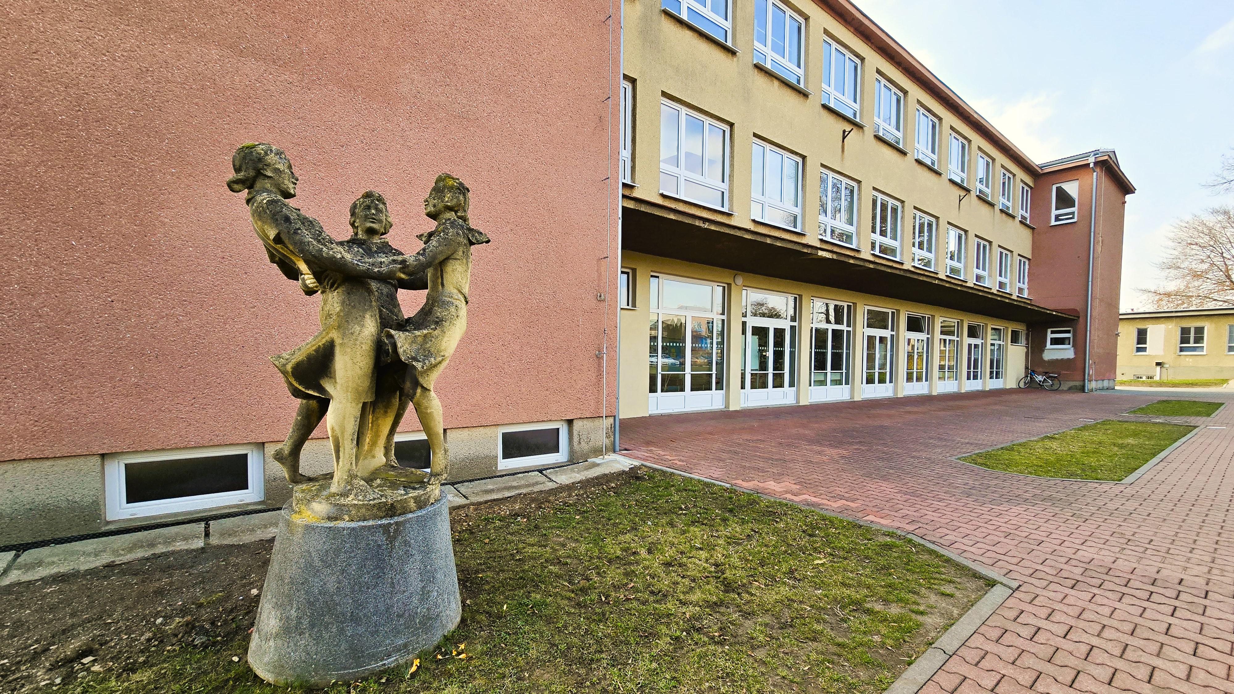 Základní škola Určice foto 4