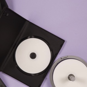 Online sellers of CD and DVD storage systems